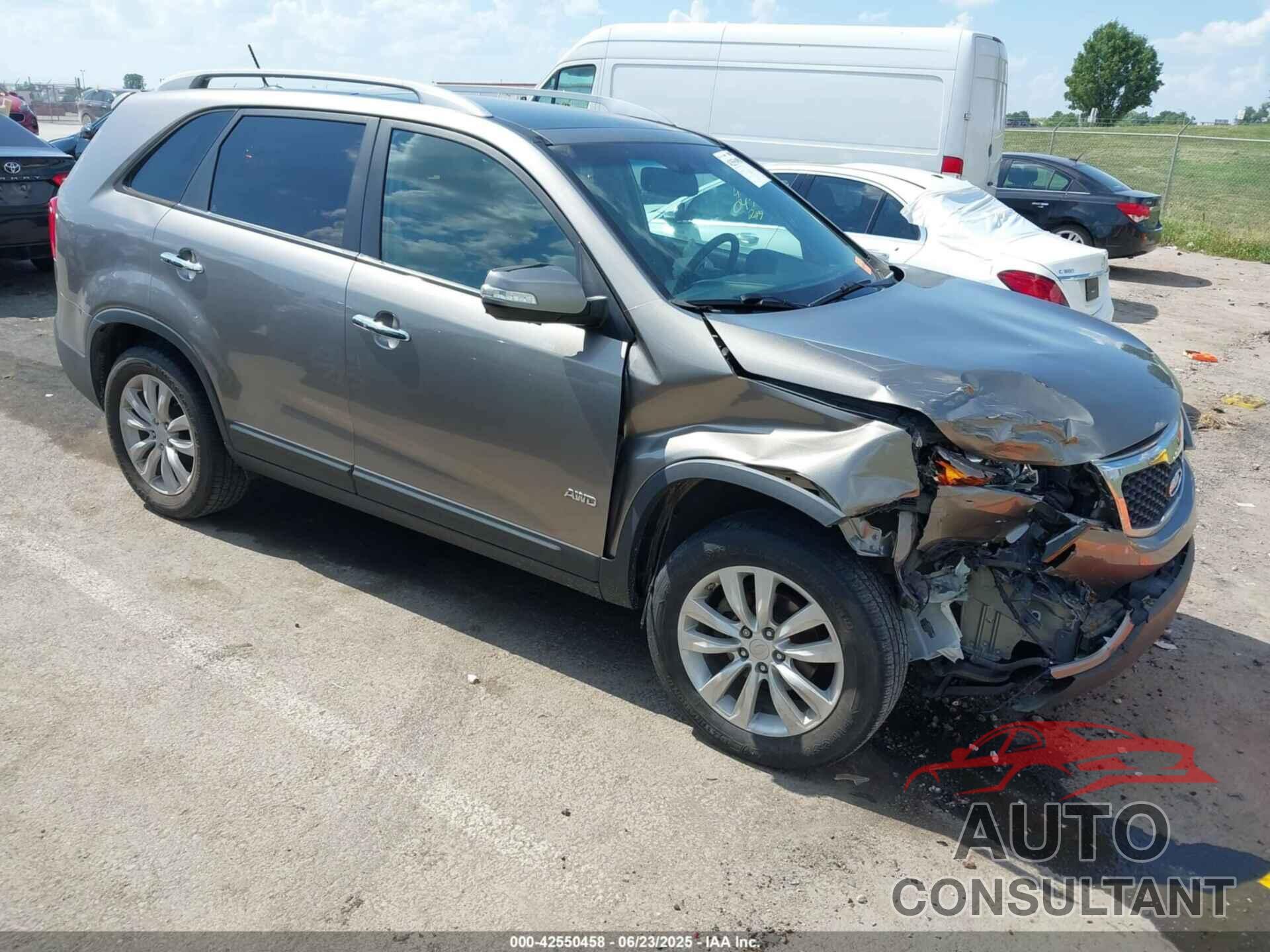 KIA SORENTO 2011 - 5XYKUDA25BG087301