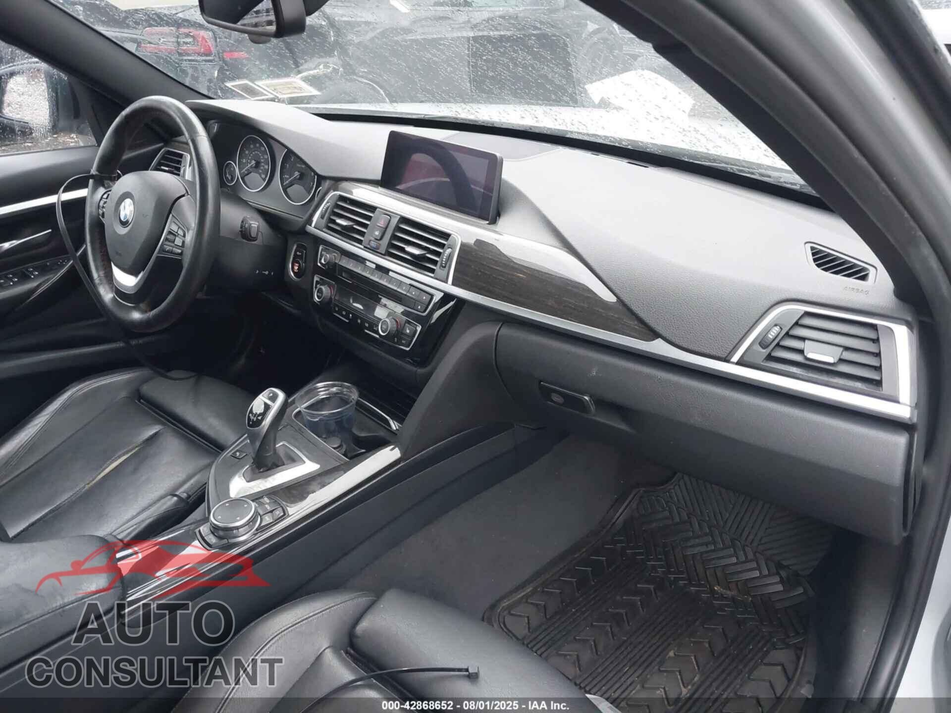 BMW 328I 2016 - WBA8E3G55GNT26121