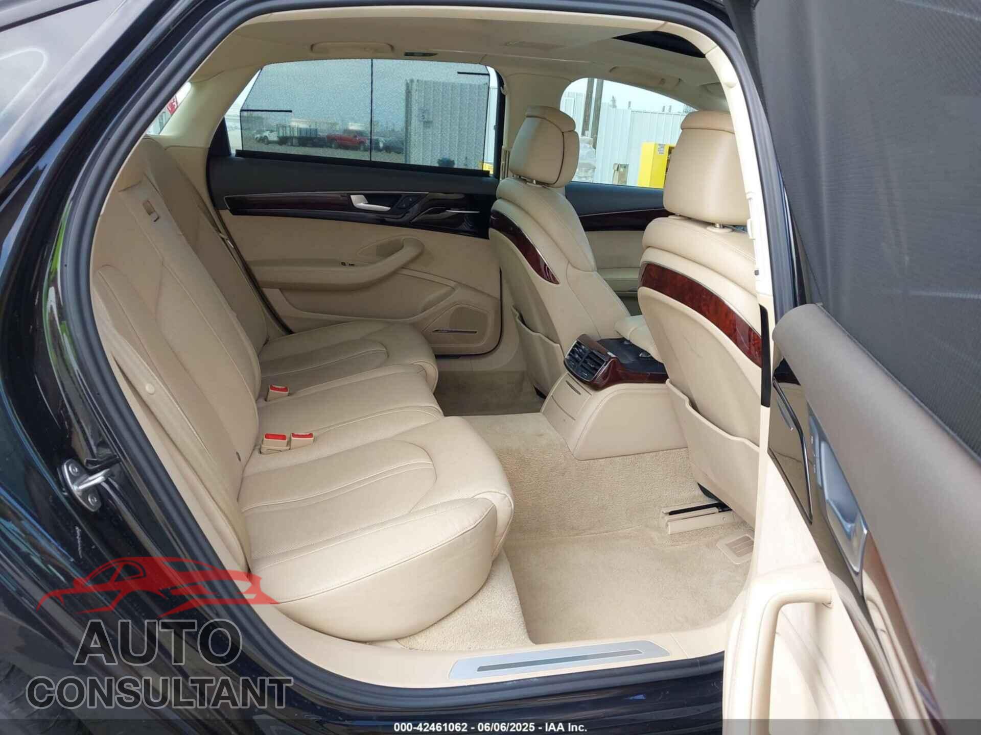 AUDI A8 L 2013 - WAURGAFD3DN005931