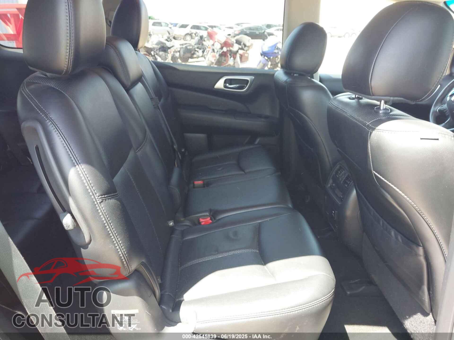 NISSAN PATHFINDER 2015 - 5N1AR2MN8FC632923