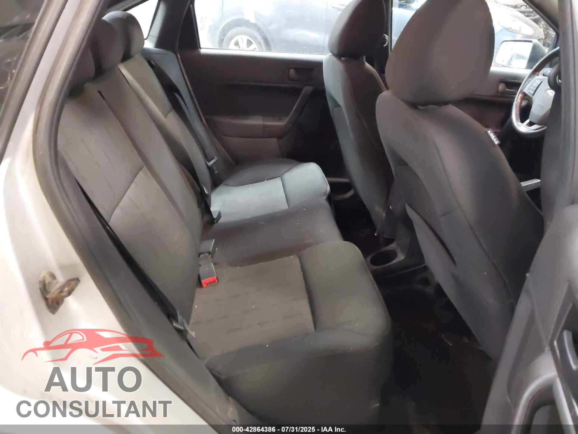 FORD FOCUS 2011 - 1FAHP3FN5BW100295