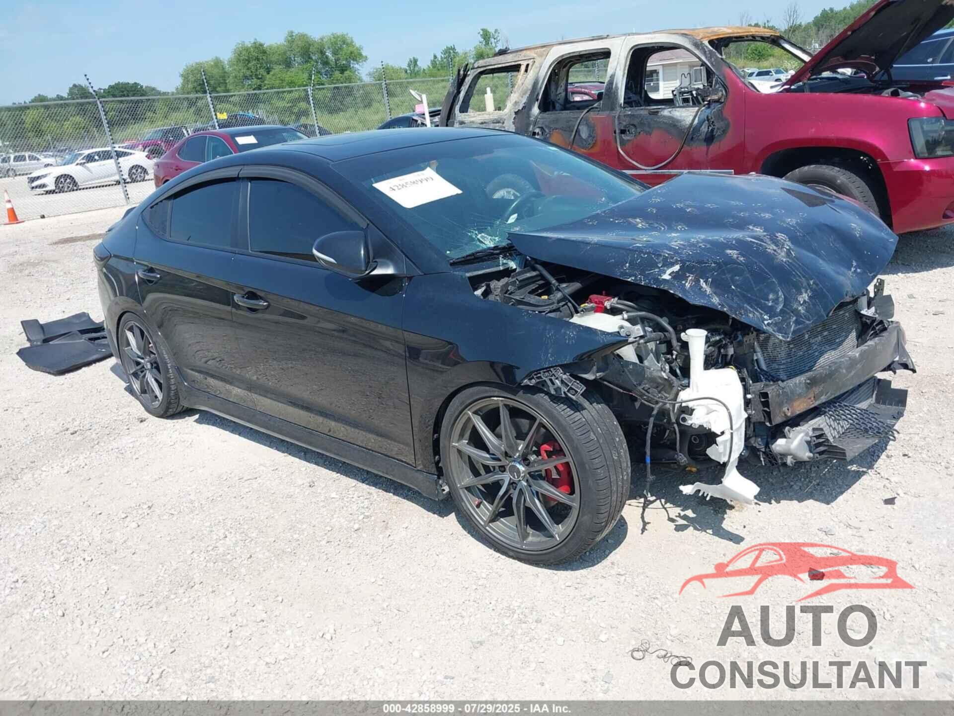 HYUNDAI ELANTRA 2018 - KMHD04LB9JU719632