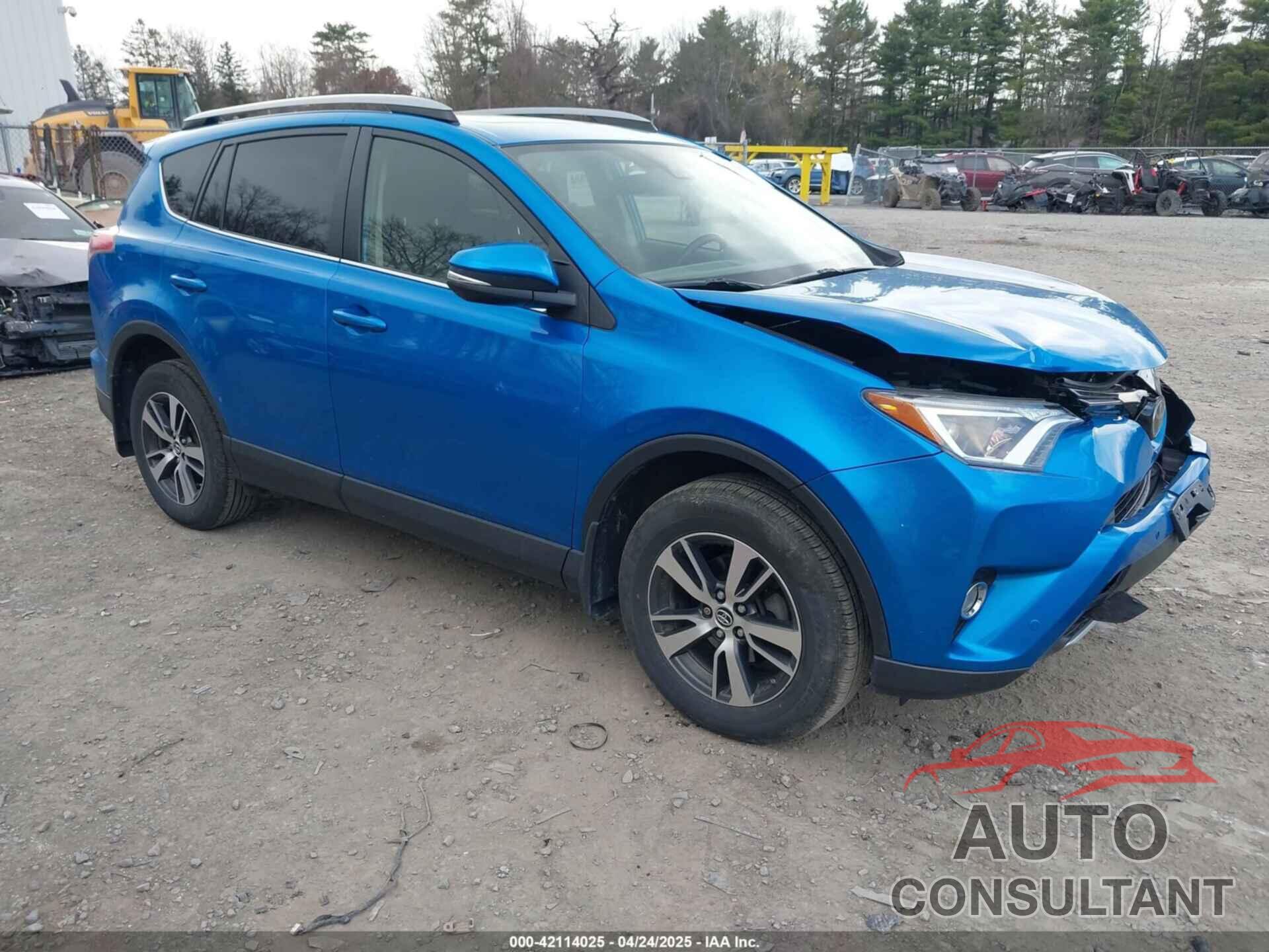 TOYOTA RAV4 2017 - JTMRFREV2HJ121049