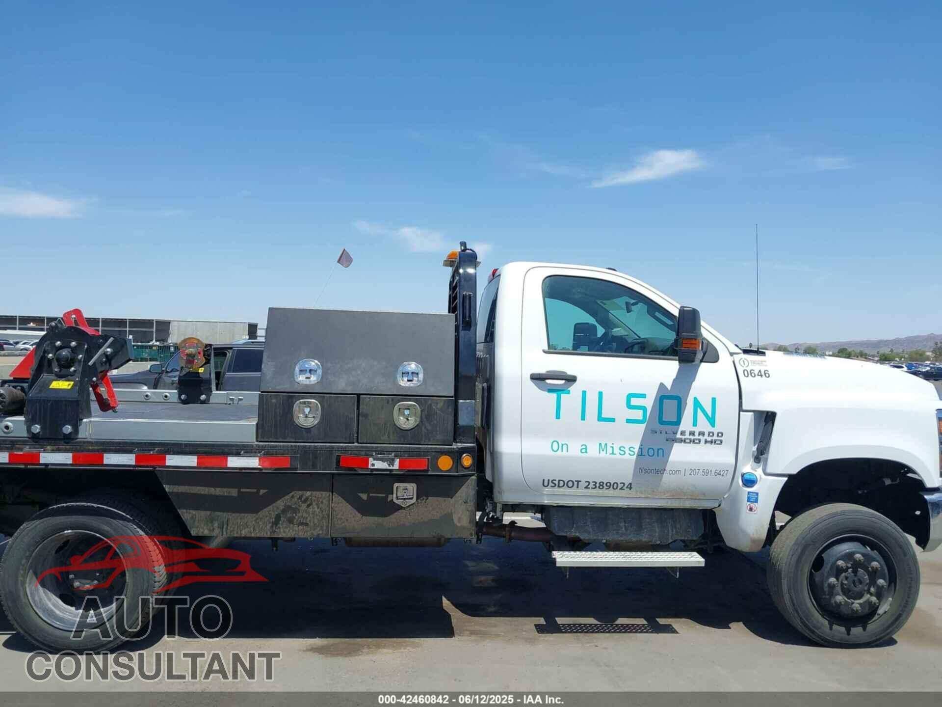 CHEVROLET SILVERADO MD 2023 - 1HTKJPVM7PH333563