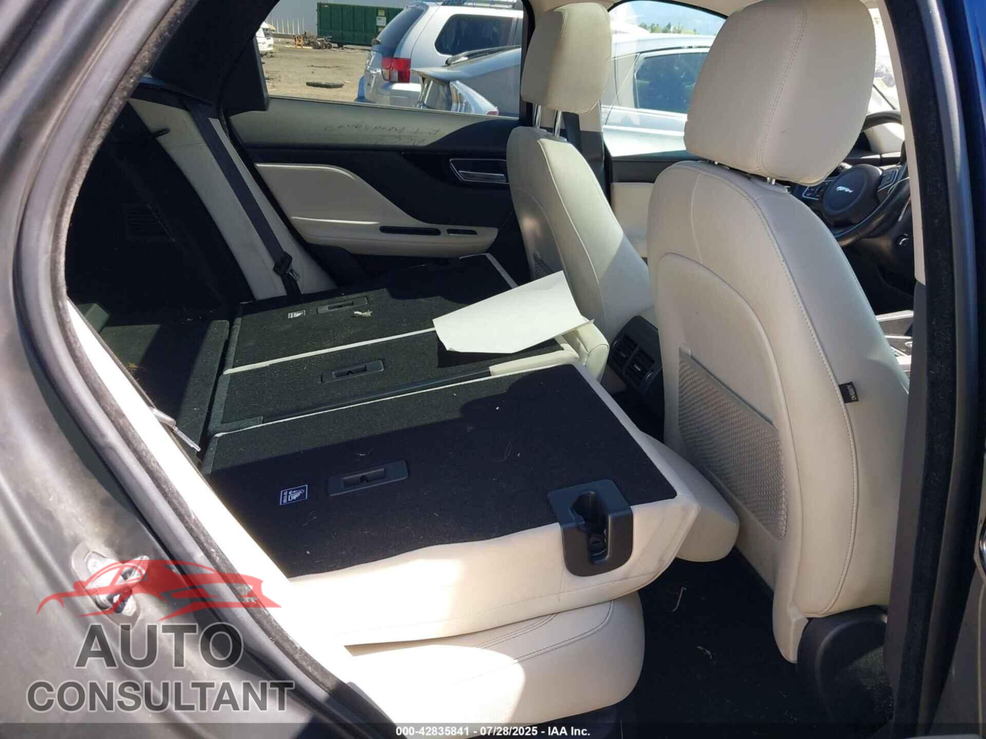 JAGUAR F-PACE 2017 - SADCK2BV4HA057887