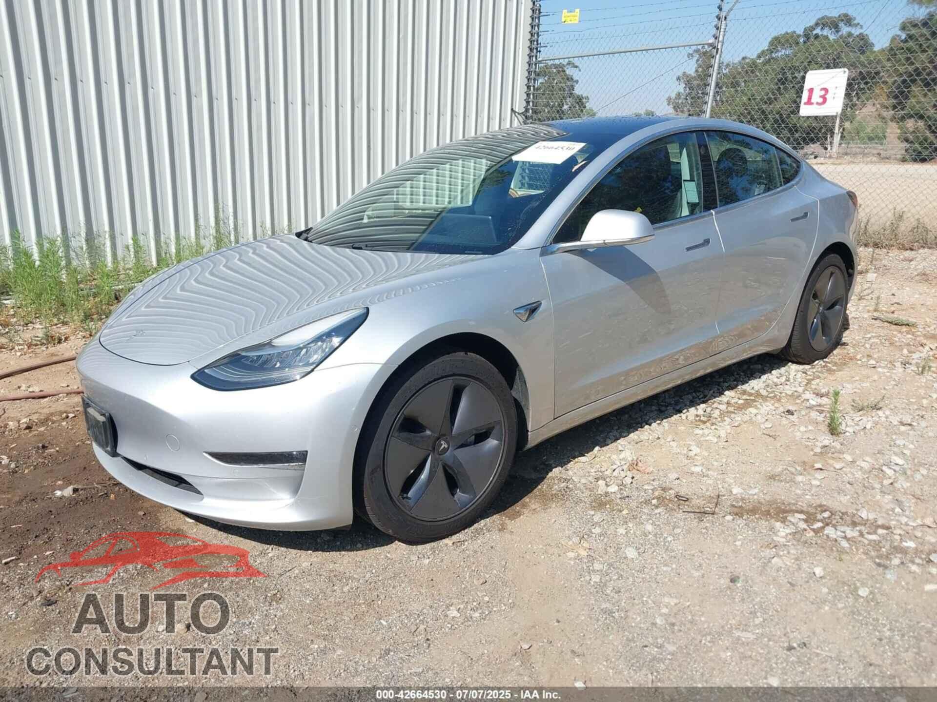 TESLA MODEL 3 2018 - 5YJ3E1EA0JF042256