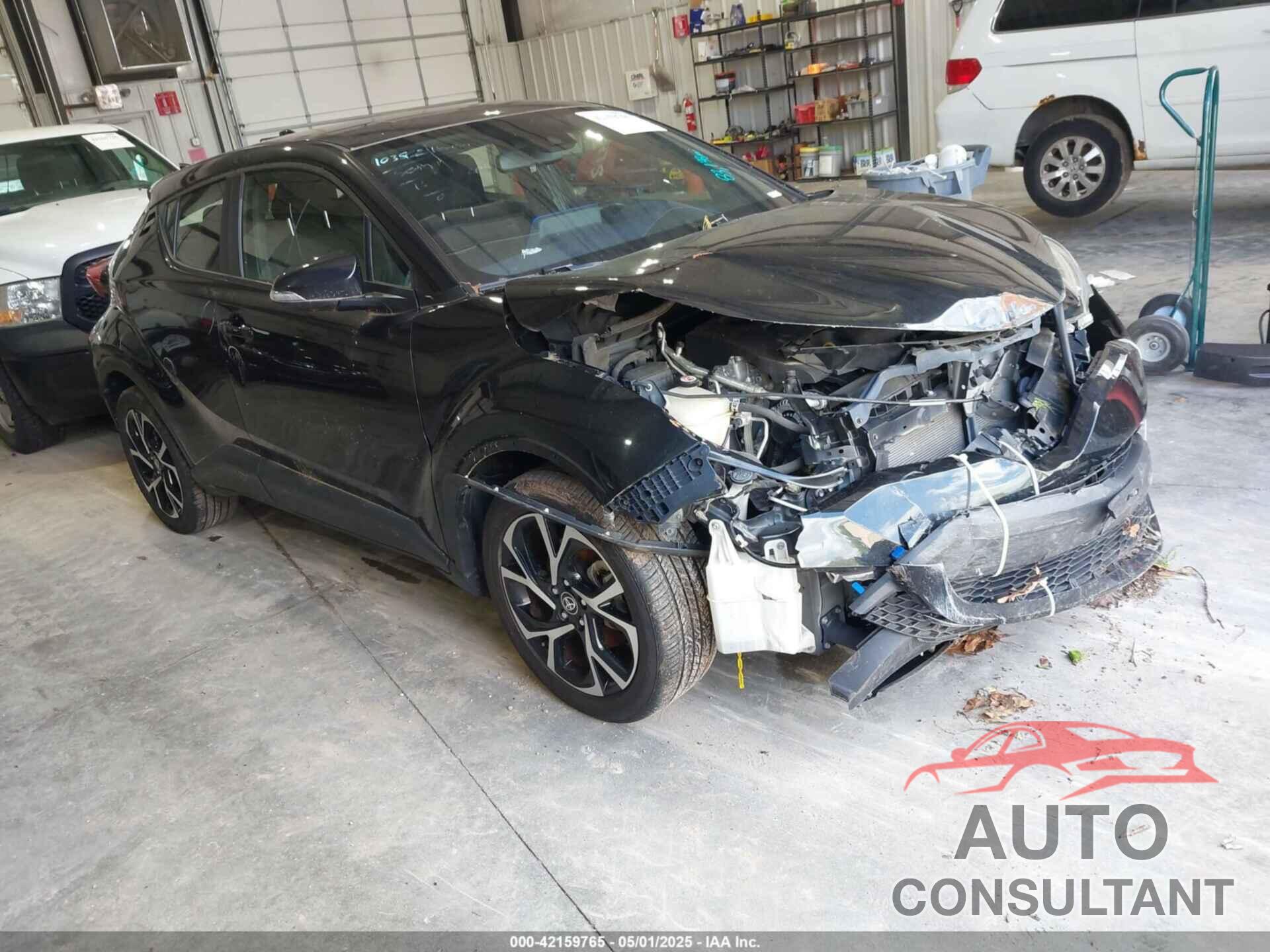 TOYOTA C-HR 2020 - JTNKHMBX1L1077957