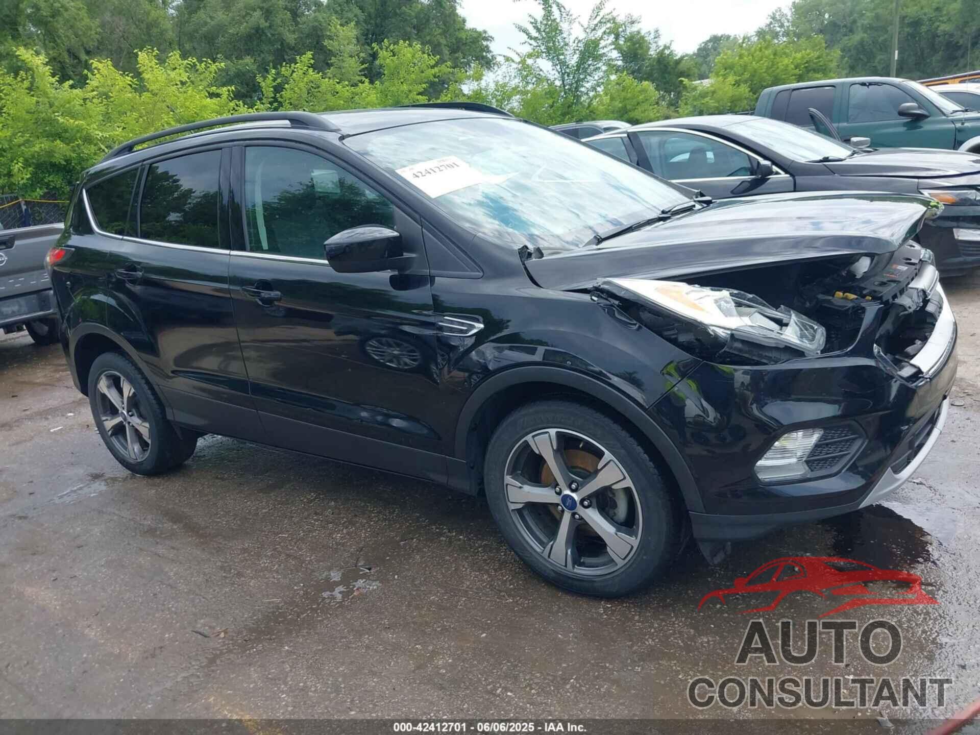 FORD ESCAPE 2017 - 1FMCU0GD2HUA79651