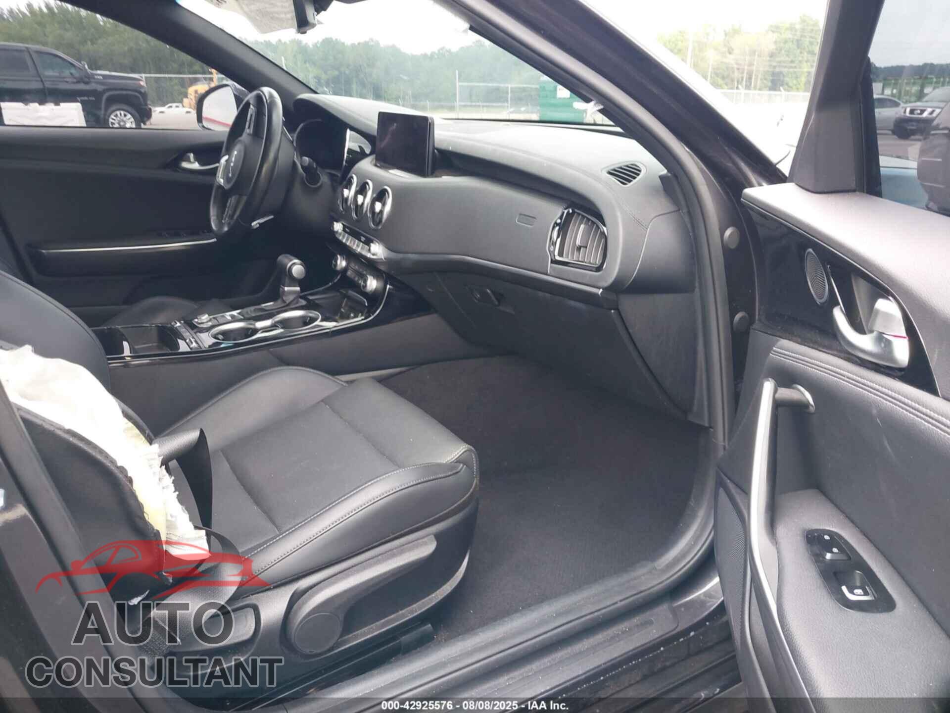 KIA STINGER 2023 - KNAE35LDXP6132695