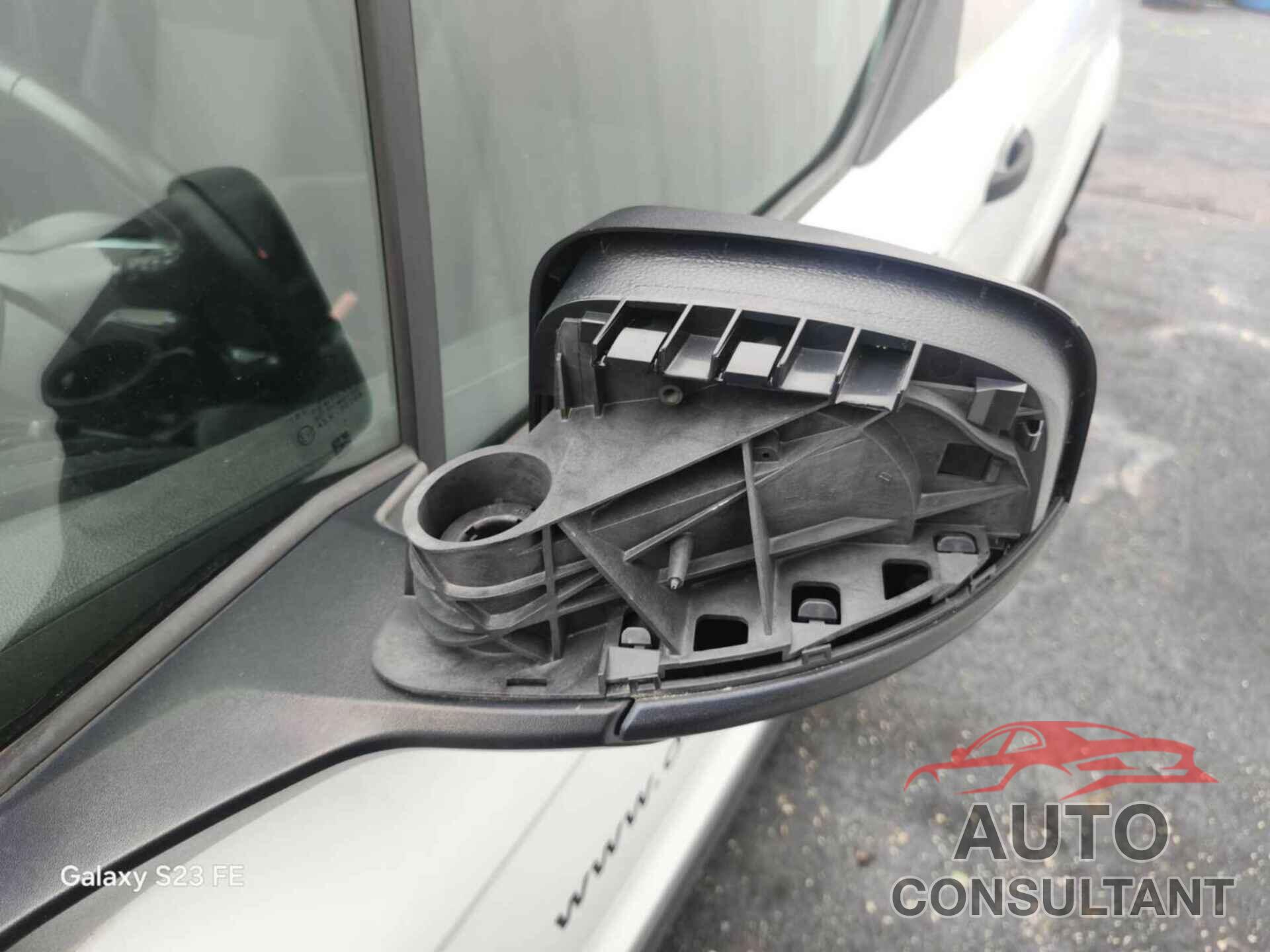 FORD TRANSIT CONNECT 2017 - NM0LS7E72H1328819