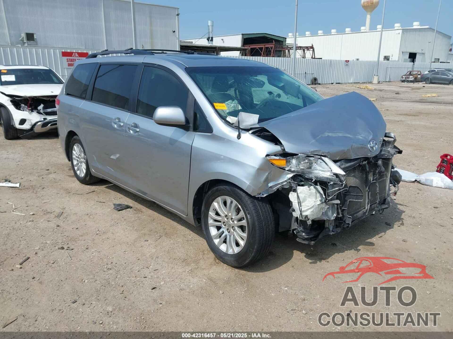 TOYOTA SIENNA 2013 - 5TDYK3DC4DS337907