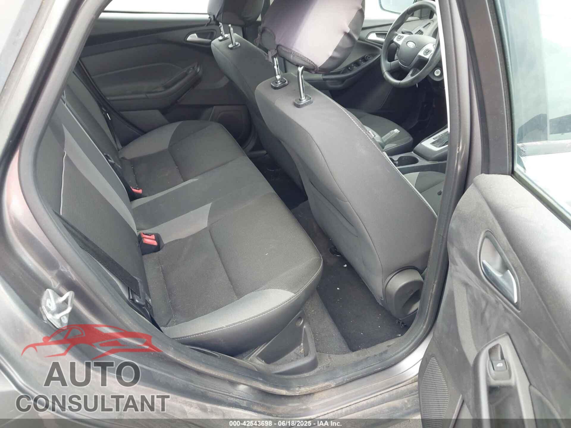 FORD FOCUS 2014 - 1FADP3F23EL373200
