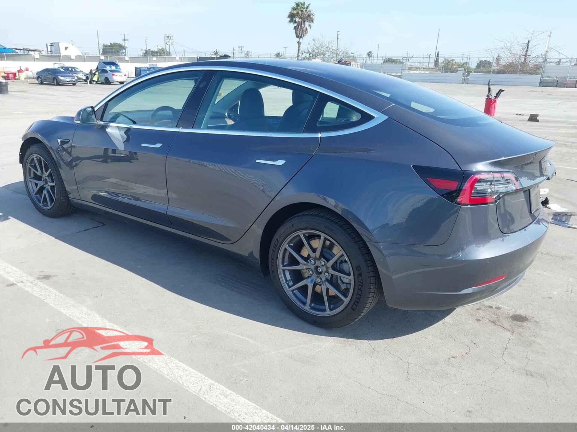 TESLA MODEL 3 2018 - 5YJ3E1EA5JF158505