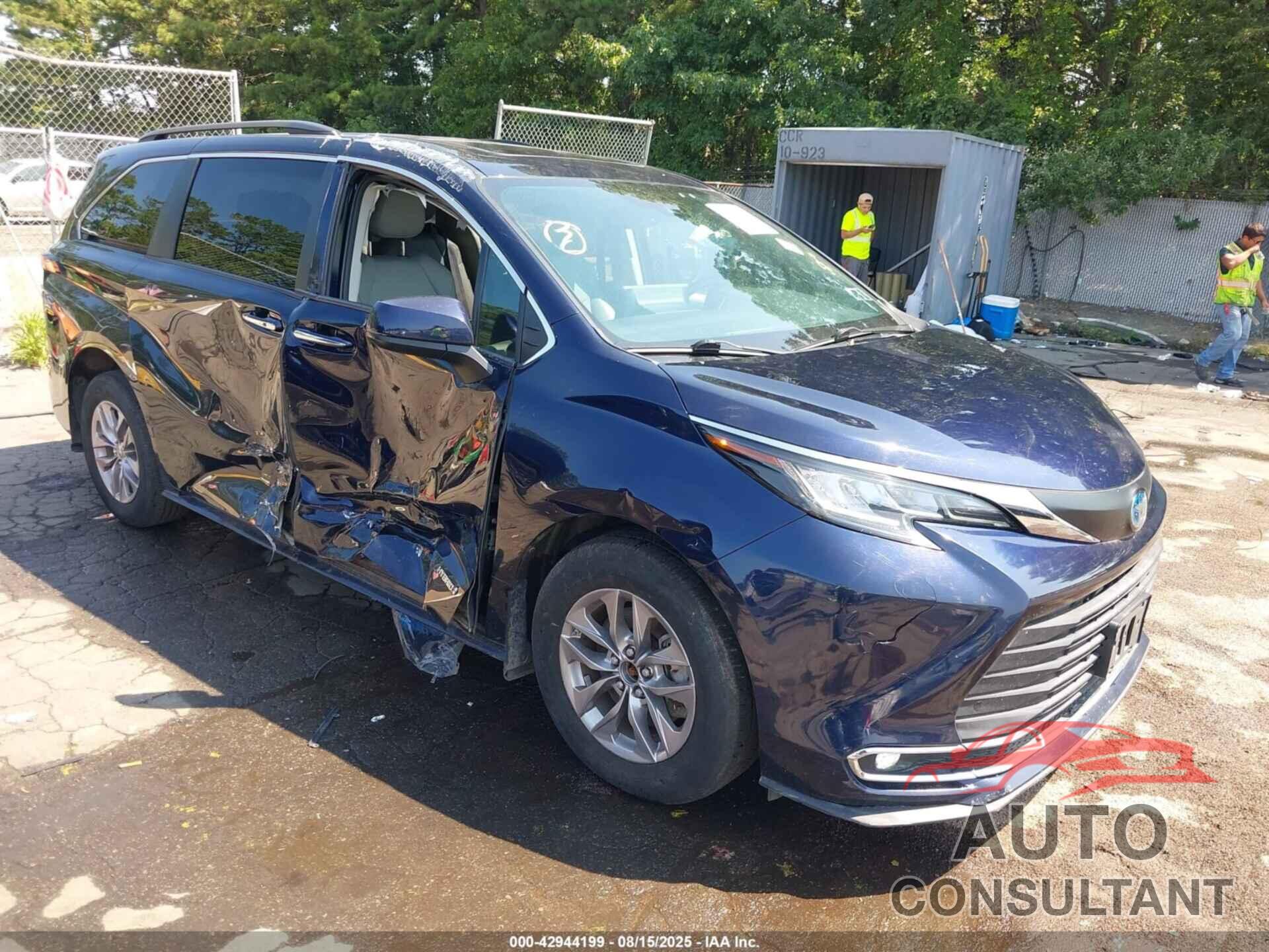 TOYOTA SIENNA 2021 - 5TDJSKFC1MS007876