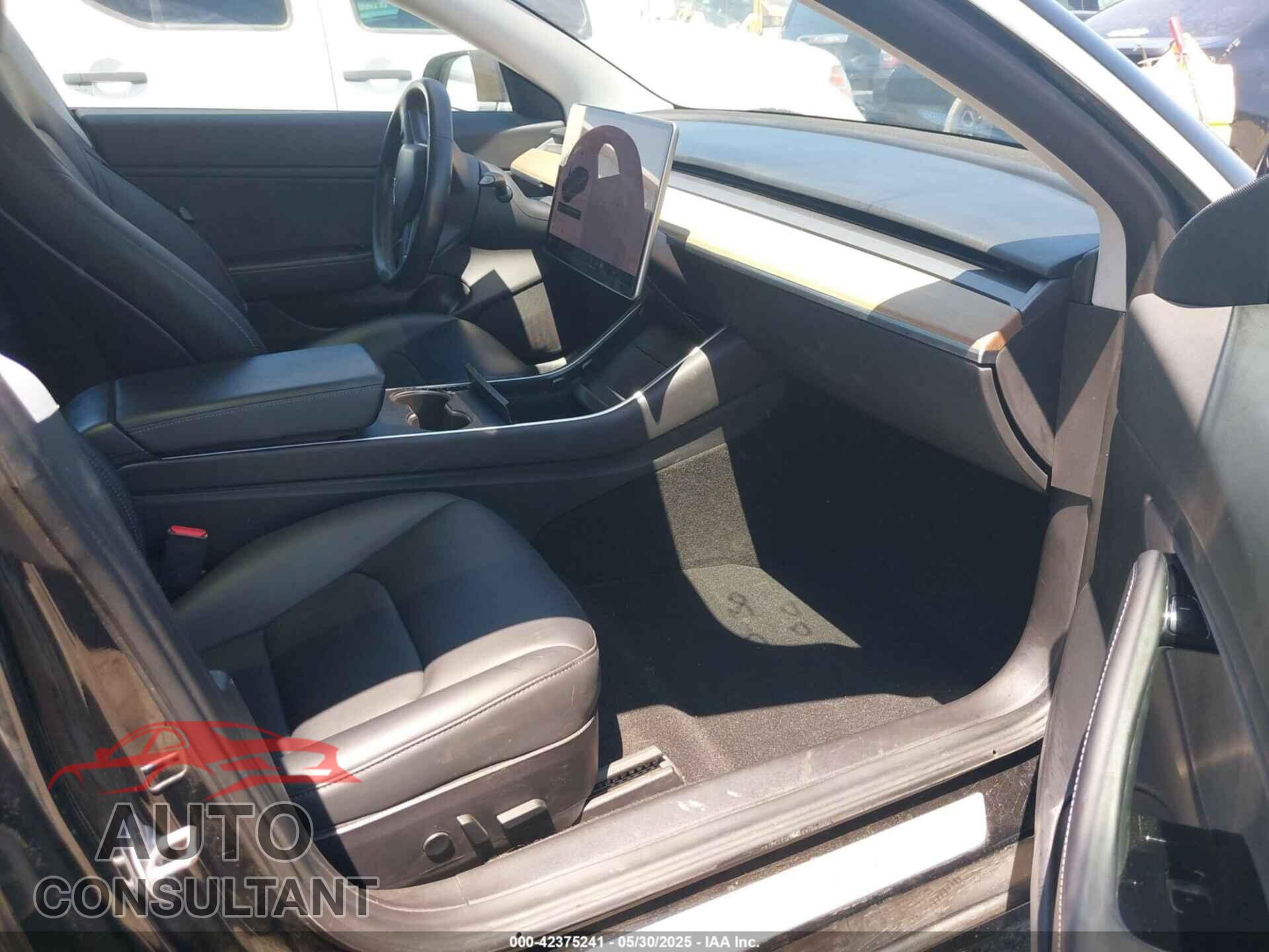TESLA MODEL 3 2018 - 5YJ3E1EA0JF157228