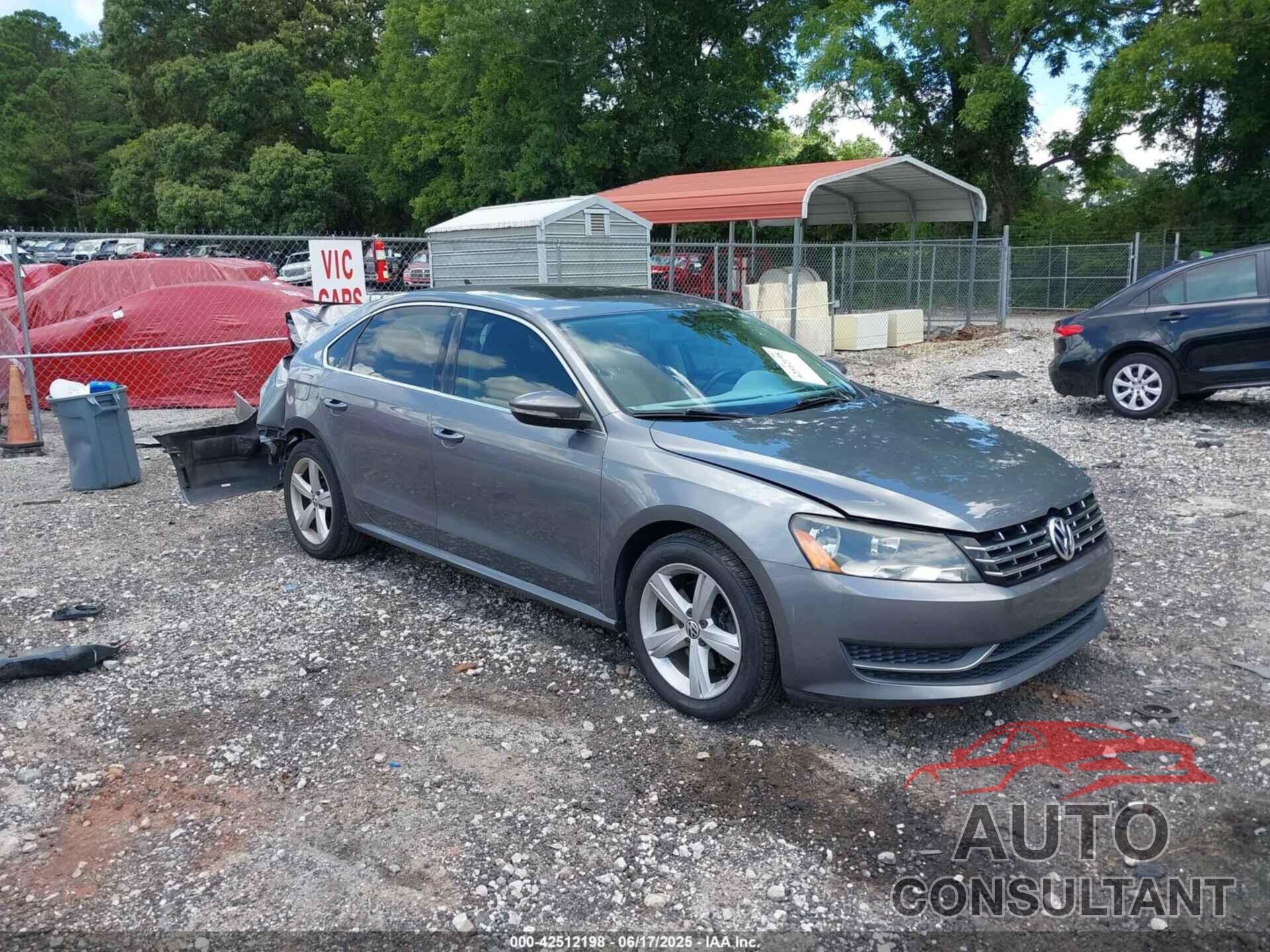 VOLKSWAGEN PASSAT 2012 - 1VWBN7A33CC103831