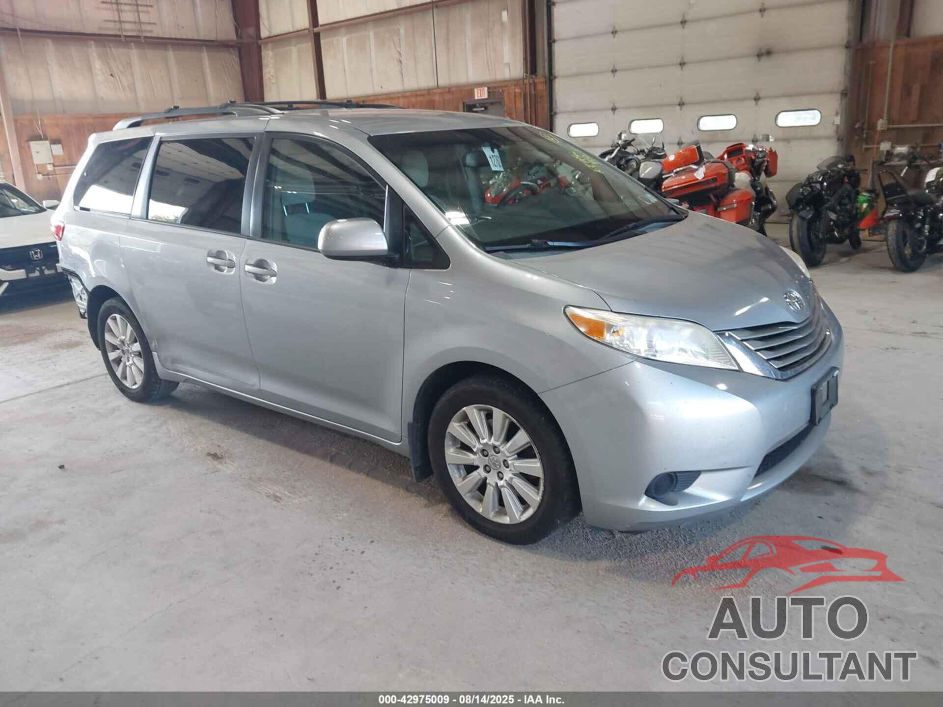 TOYOTA SIENNA 2015 - 5TDJK3DC2FS102961
