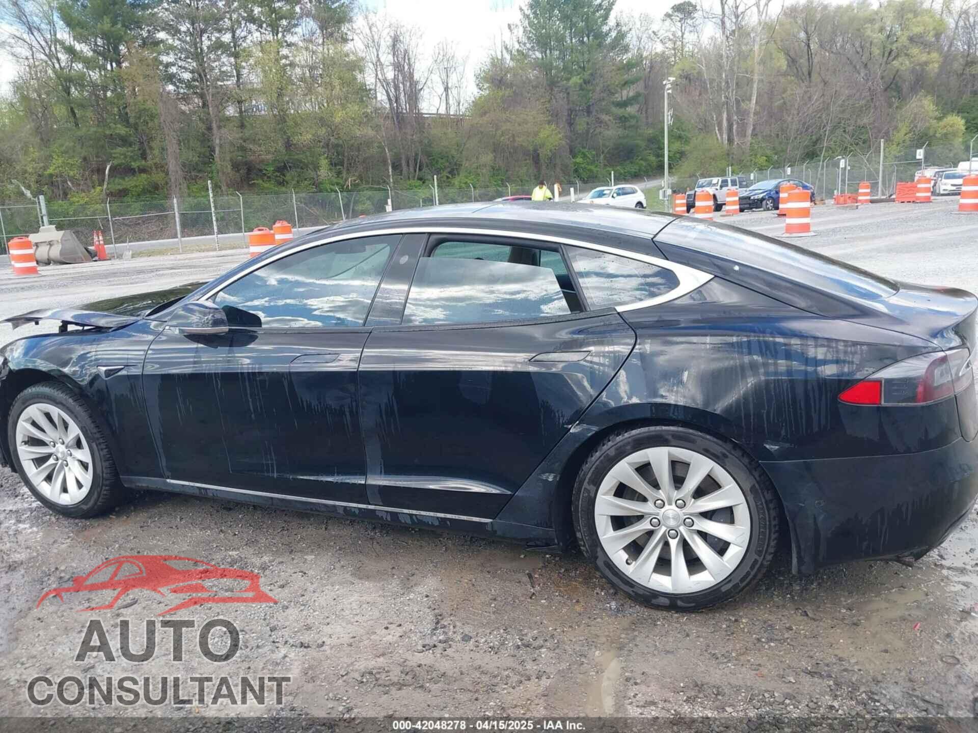 TESLA MODEL S 2017 - 5YJSA1E1XHF210843