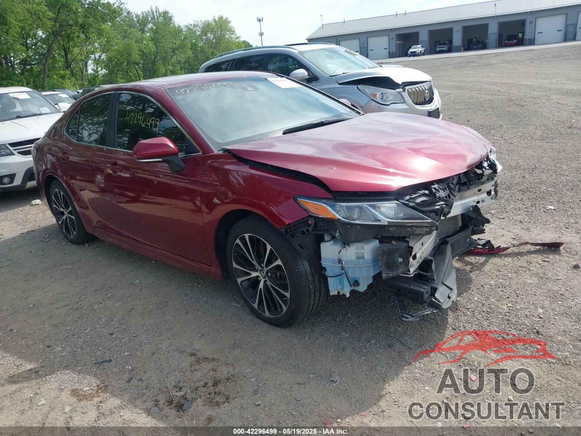 TOYOTA CAMRY 2018 - 4T1B11HK1JU589728