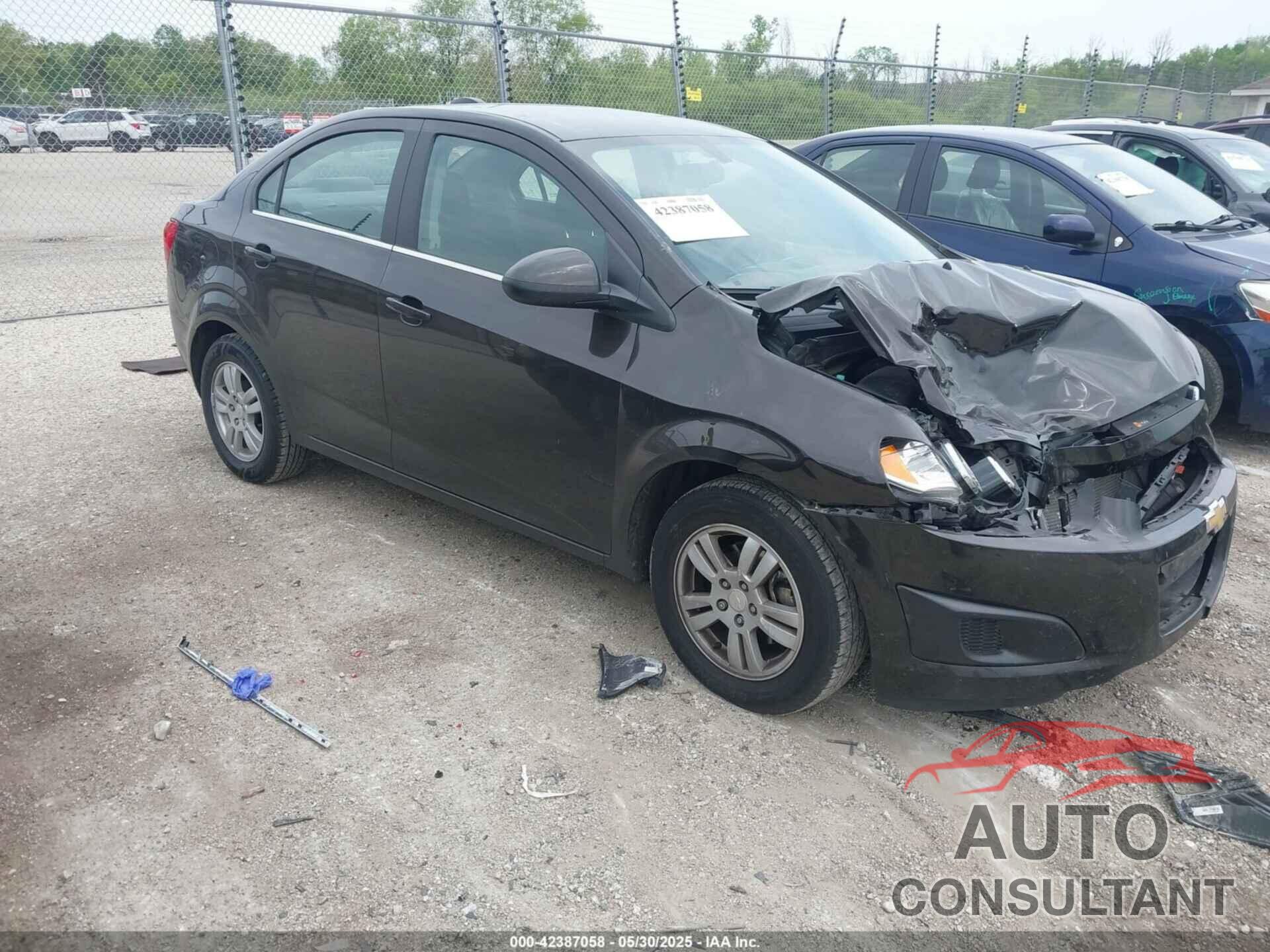 CHEVROLET SONIC 2015 - 1G1JC5SH5F4158047