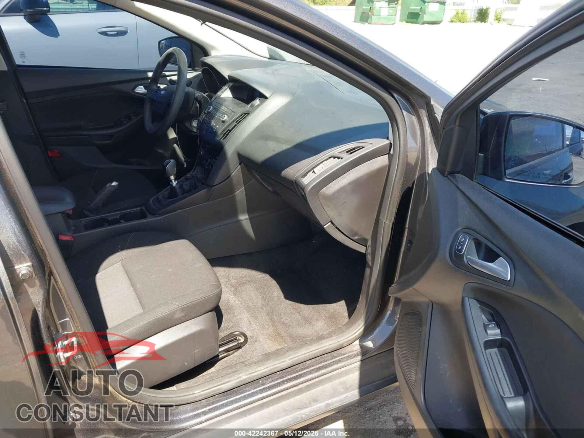 FORD FOCUS 2018 - 1FADP3FE3JL211233