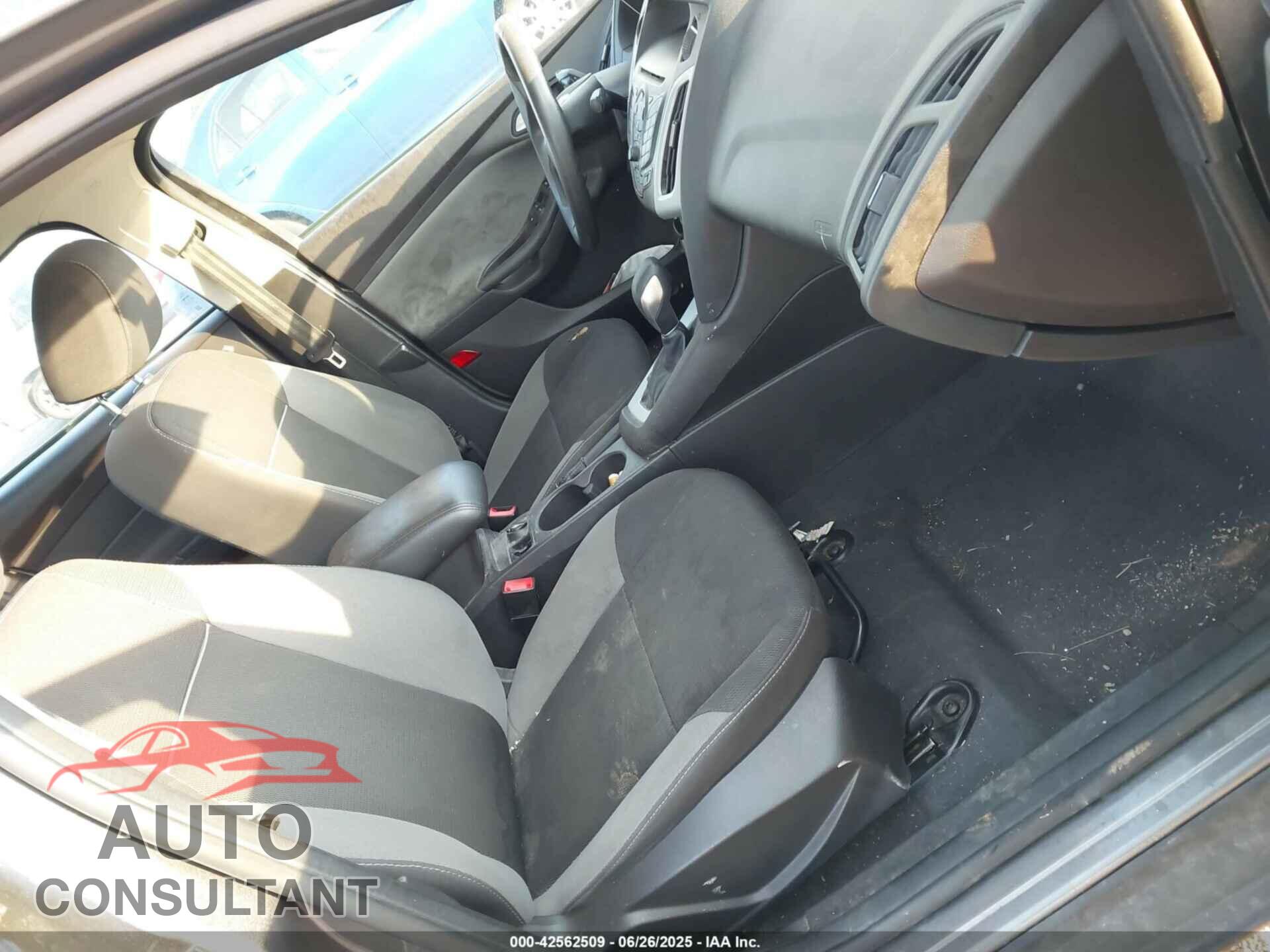 FORD FOCUS 2014 - 1FADP3F29EL291374
