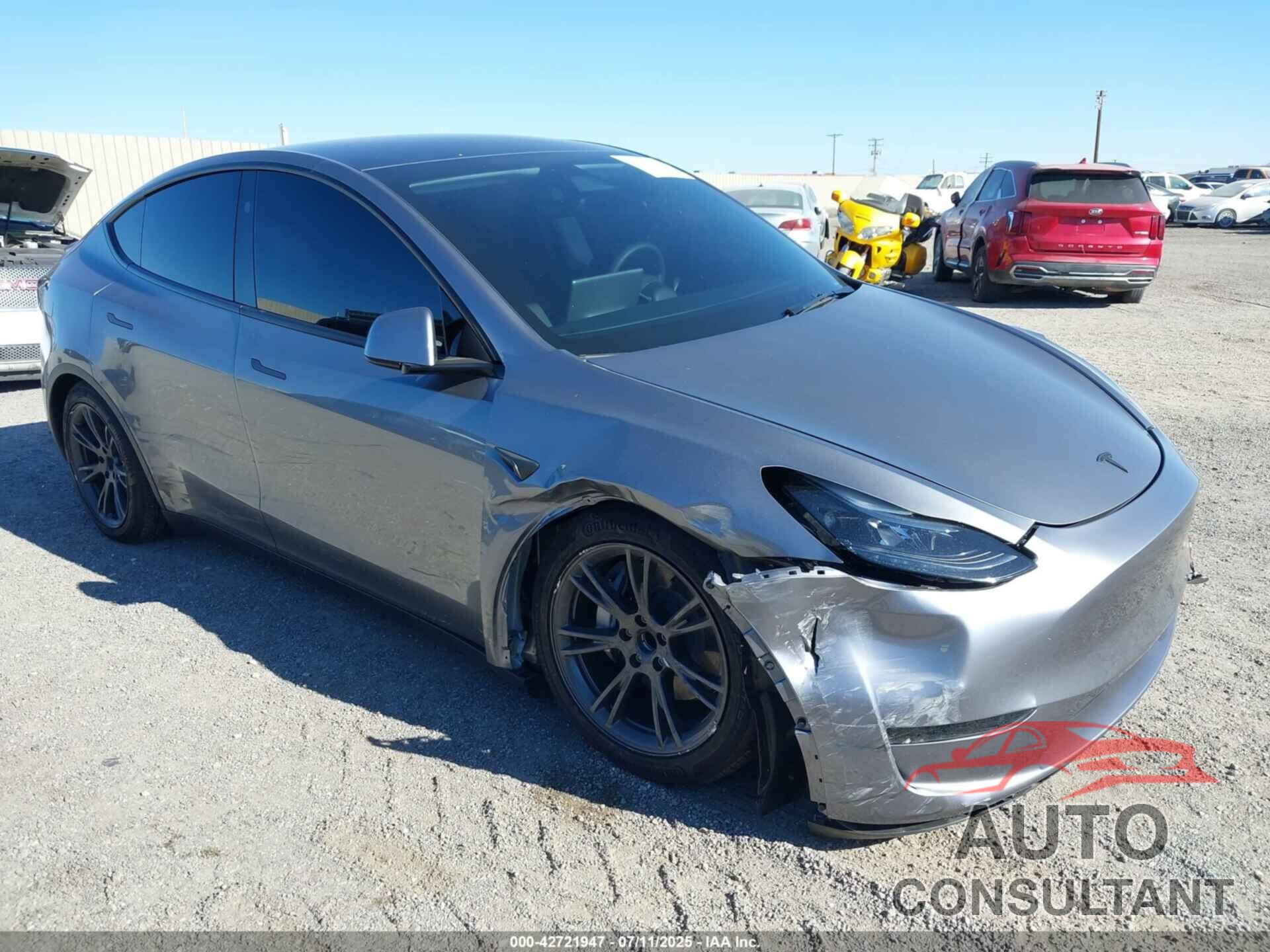 TESLA MODEL Y 2025 - 7SAYGDED4SF320589