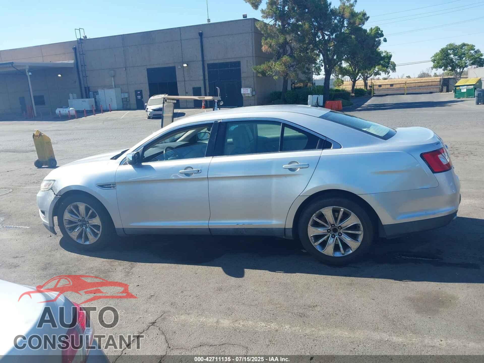 FORD TAURUS 2011 - 1FAHP2FW8BG111627