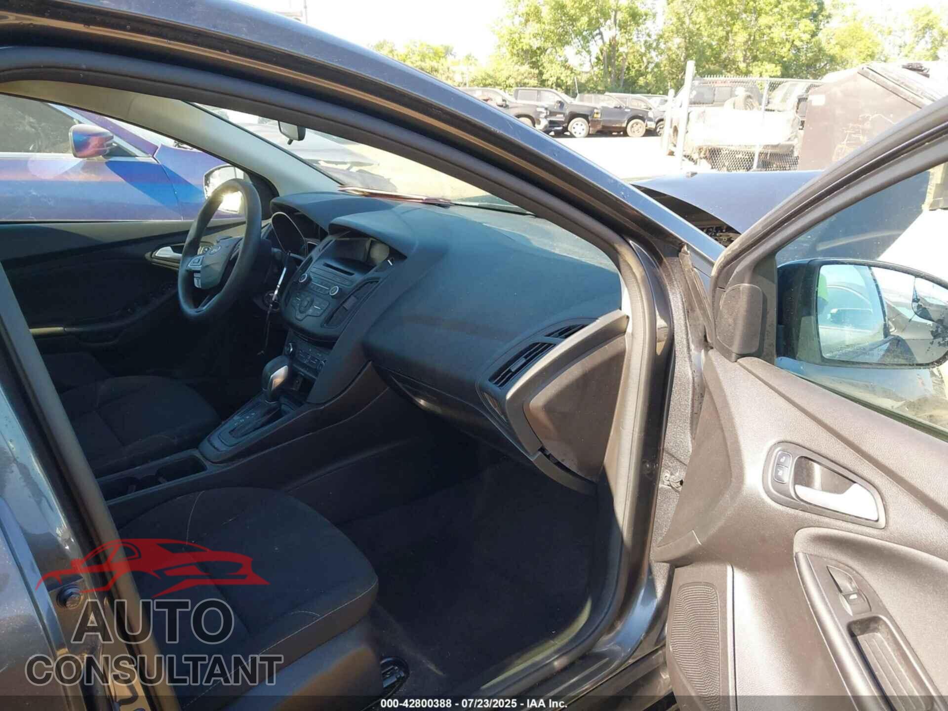 FORD FOCUS 2017 - 1FADP3F20HL221993