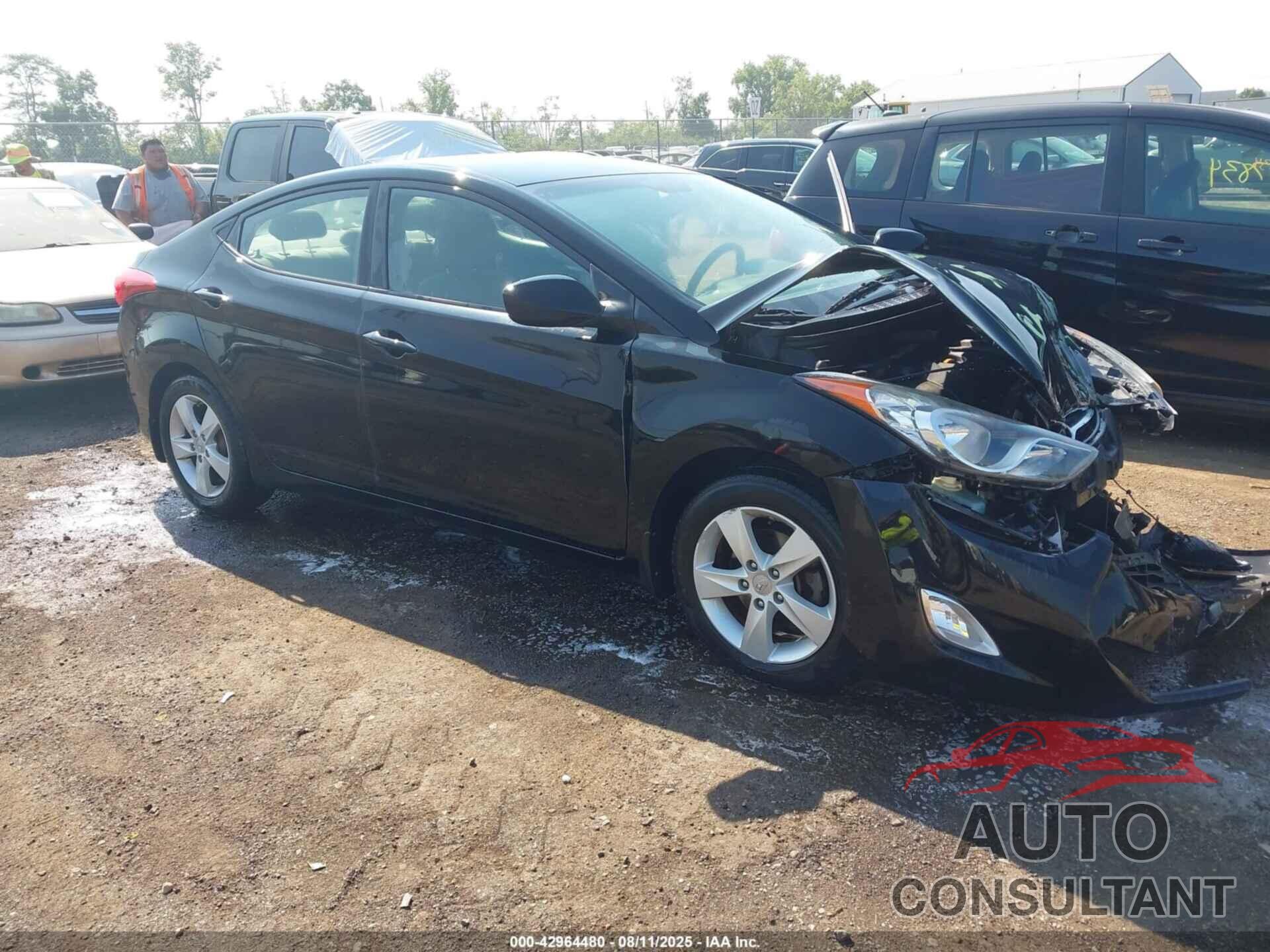 HYUNDAI ELANTRA 2013 - KMHDH4AE2DU927216