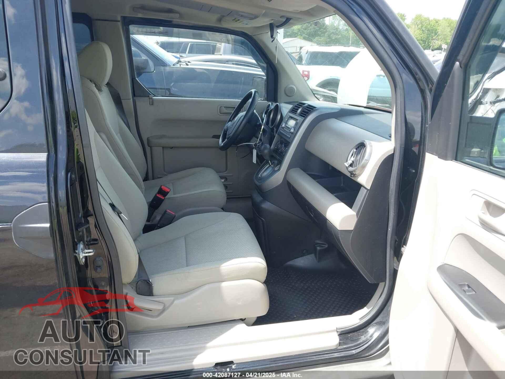 HONDA ELEMENT 2011 - 5J6YH1H75BL000235