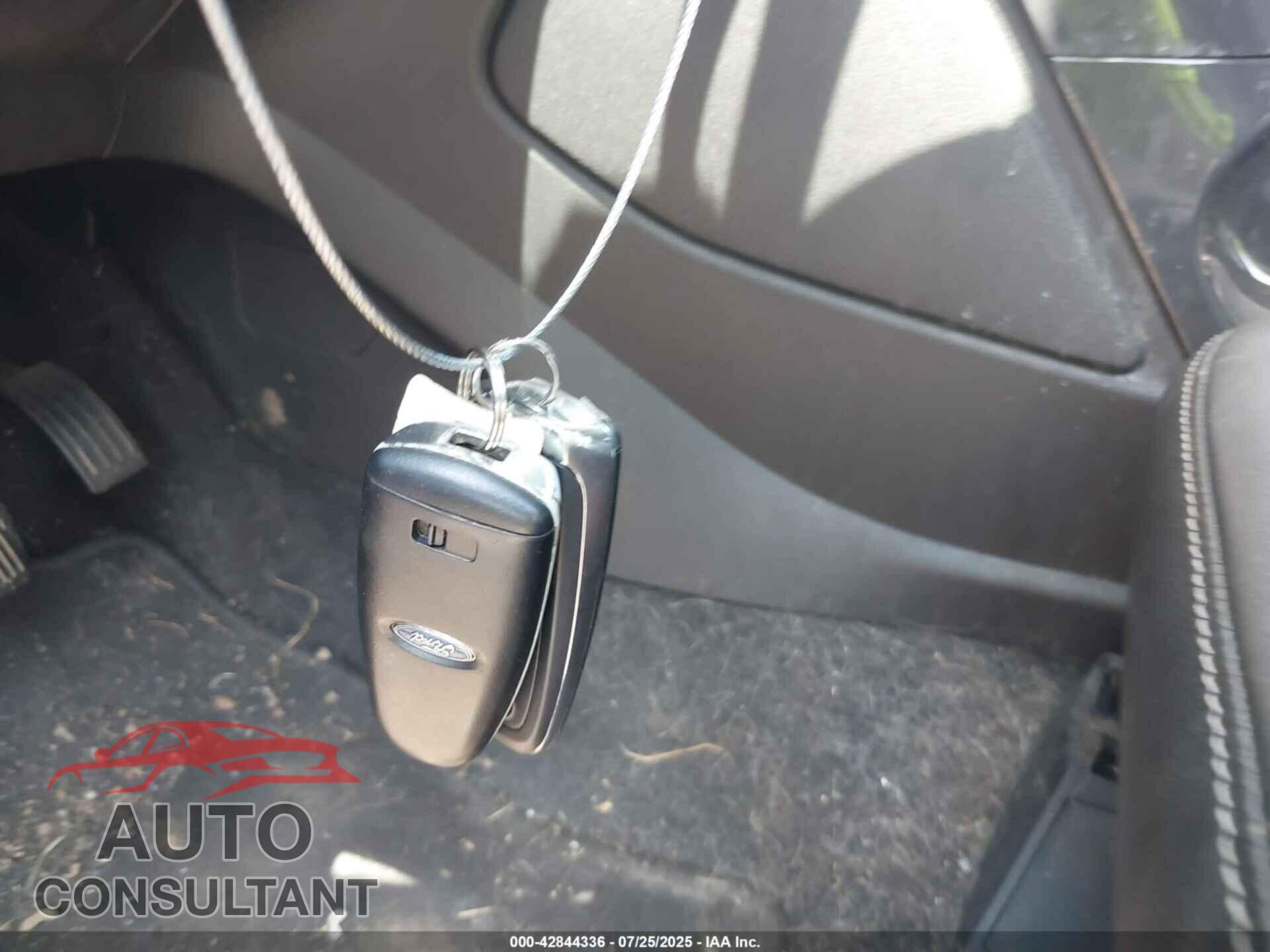 FORD ESCAPE 2015 - 1FMCU9J96FUC01790