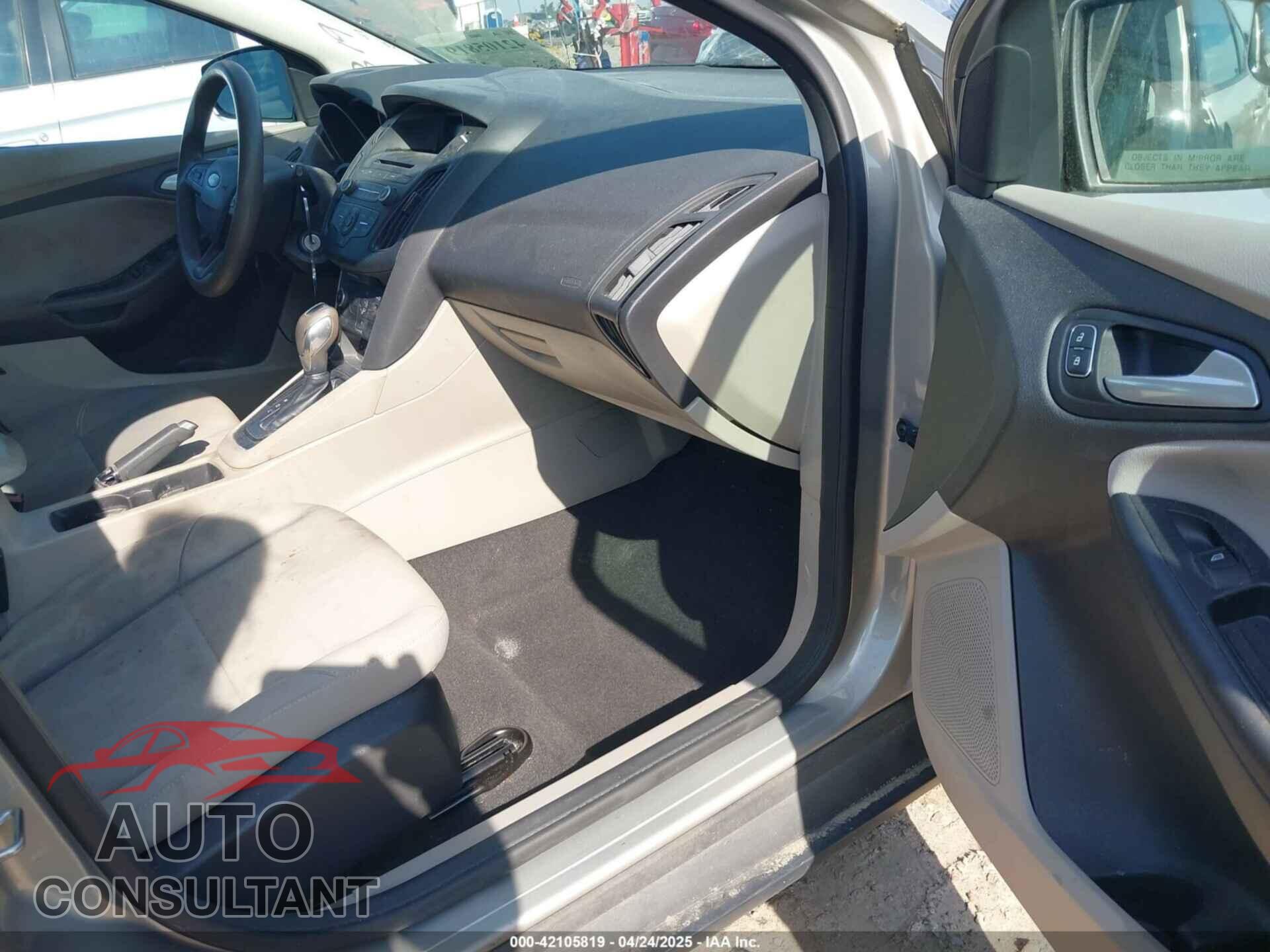 FORD FOCUS 2016 - 1FADP3K23GL292383