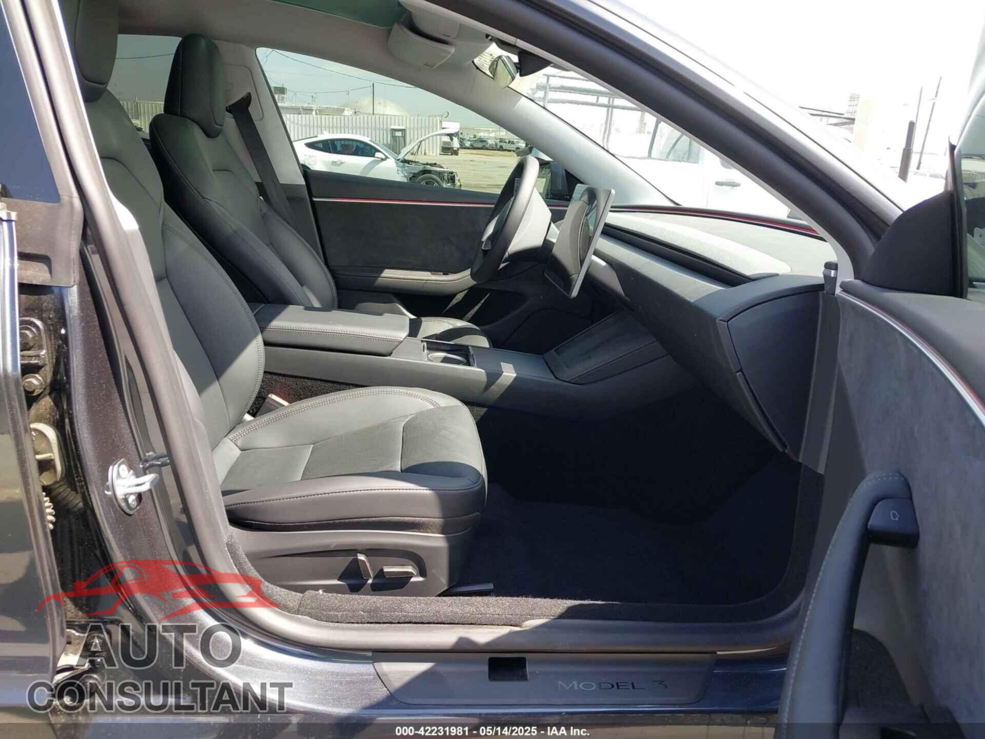 TESLA MODEL 3 2025 - 5YJ3E1EB5SF960787