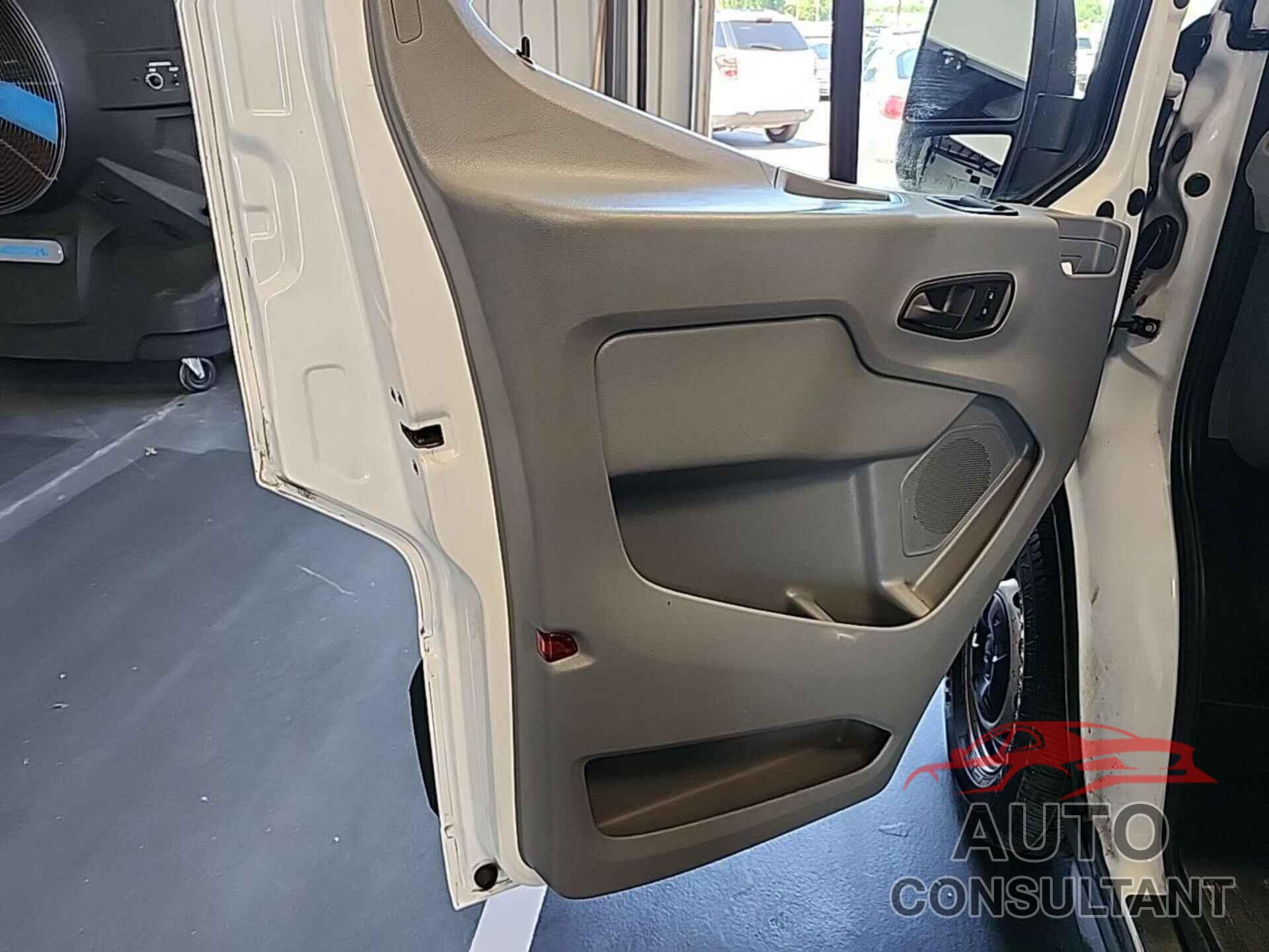FORD TRANSIT-250 2017 - 1FTYR1YM1HKB33243