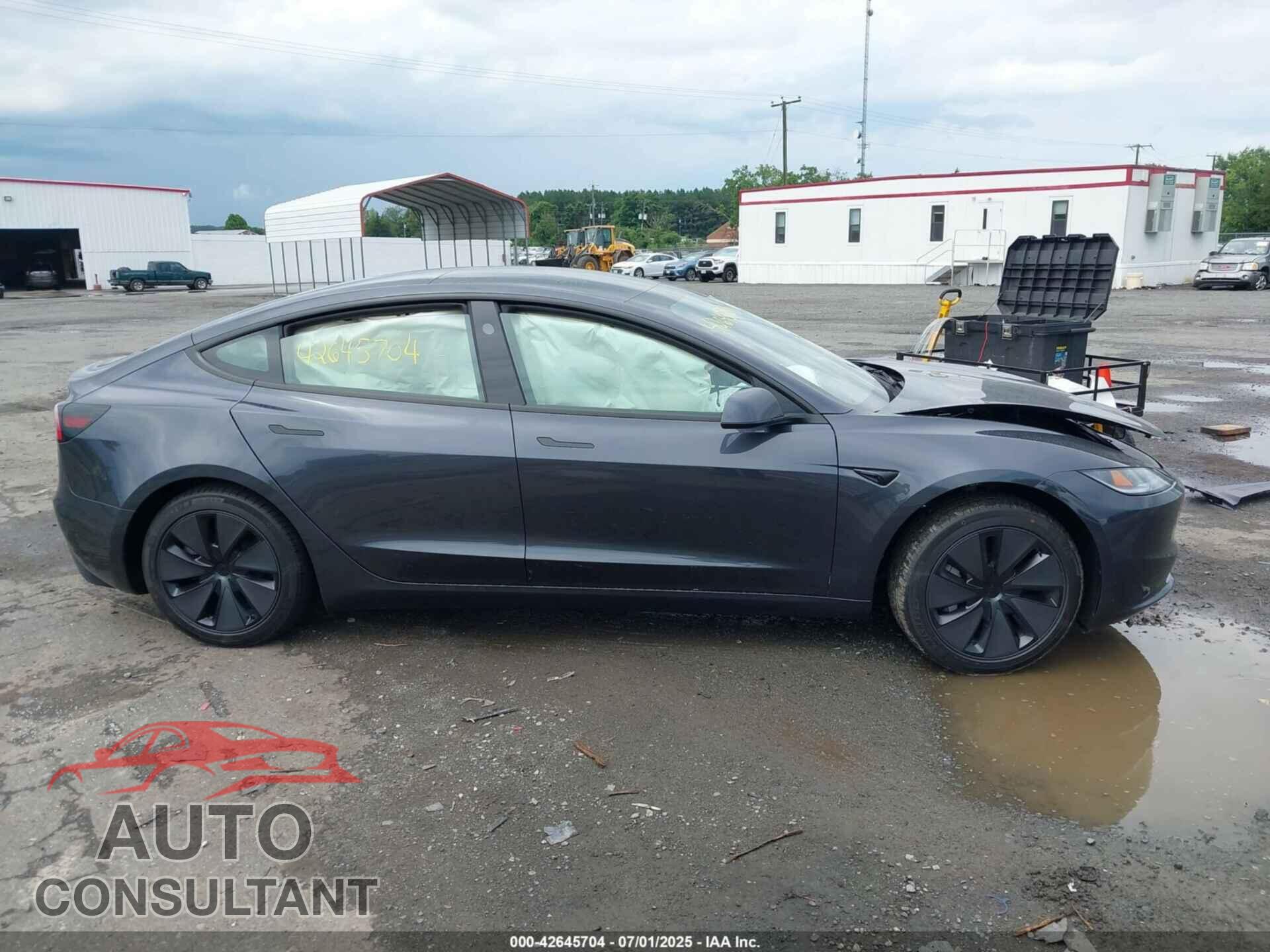 TESLA MODEL 3 2025 - 5YJ3E1EA3SF032029