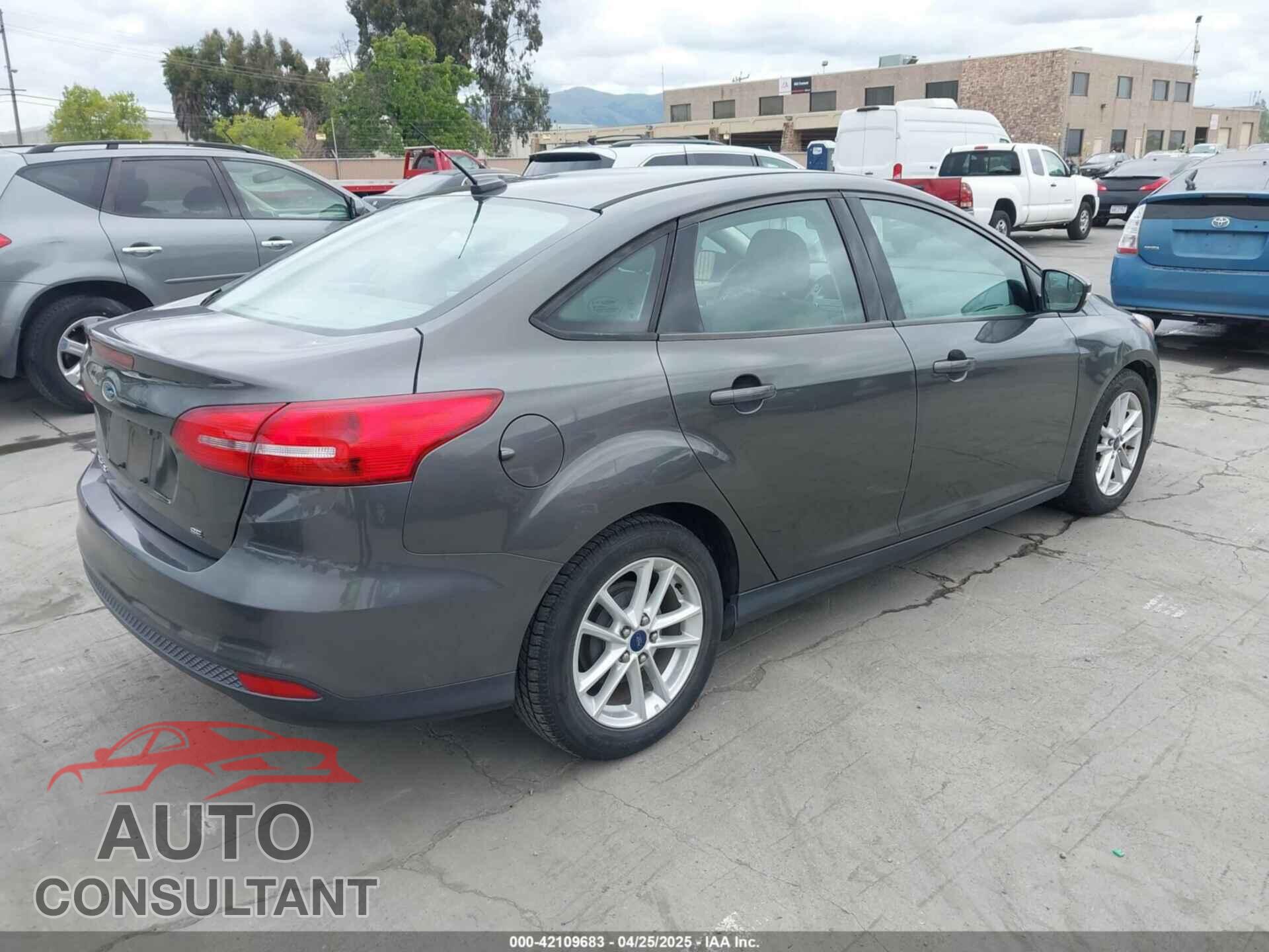 FORD FOCUS 2015 - 1FADP3F29FL342311