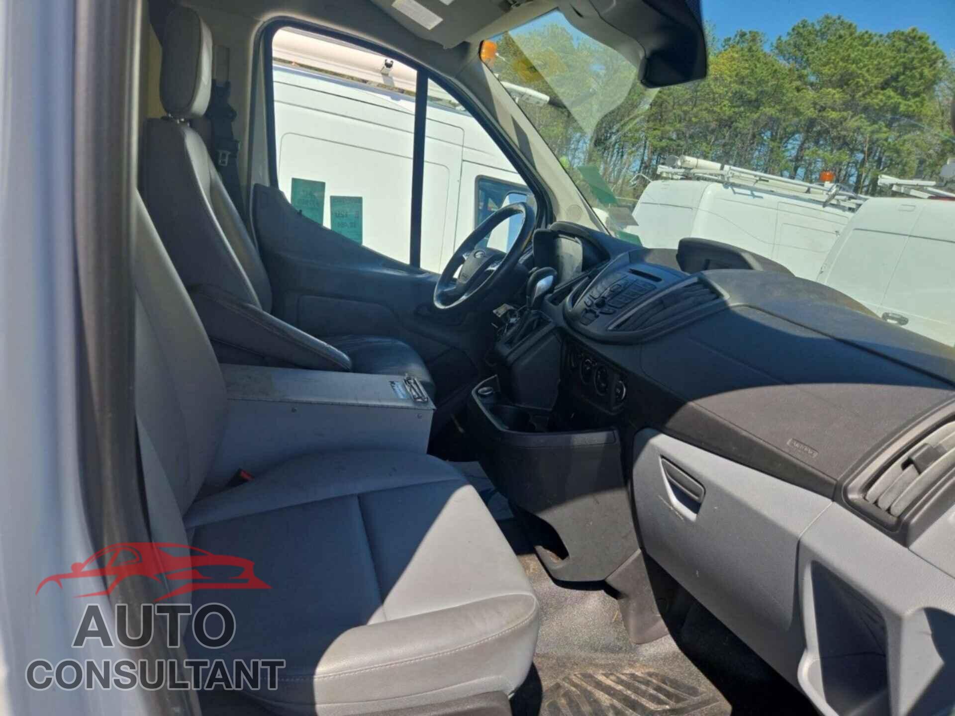 FORD TRANSIT 2017 - 1FTYR1YM2HKA31983