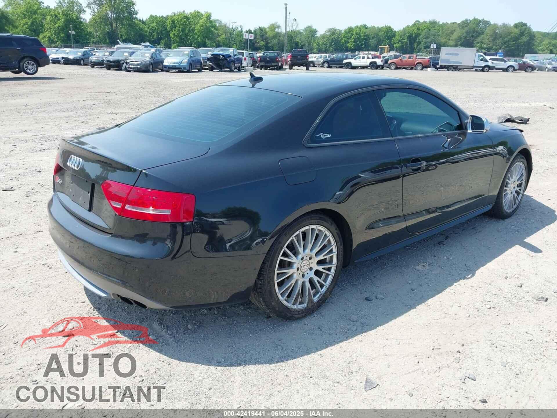 AUDI S5 2011 - WAUCVAFR4BA044801