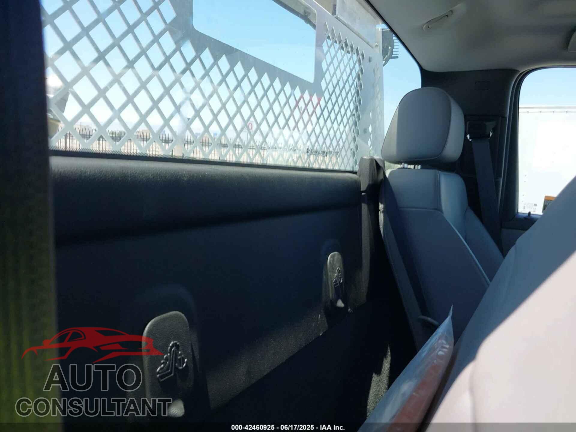 CHEVROLET SILVERADO MD 2023 - 1HTKJPVM8PH214114