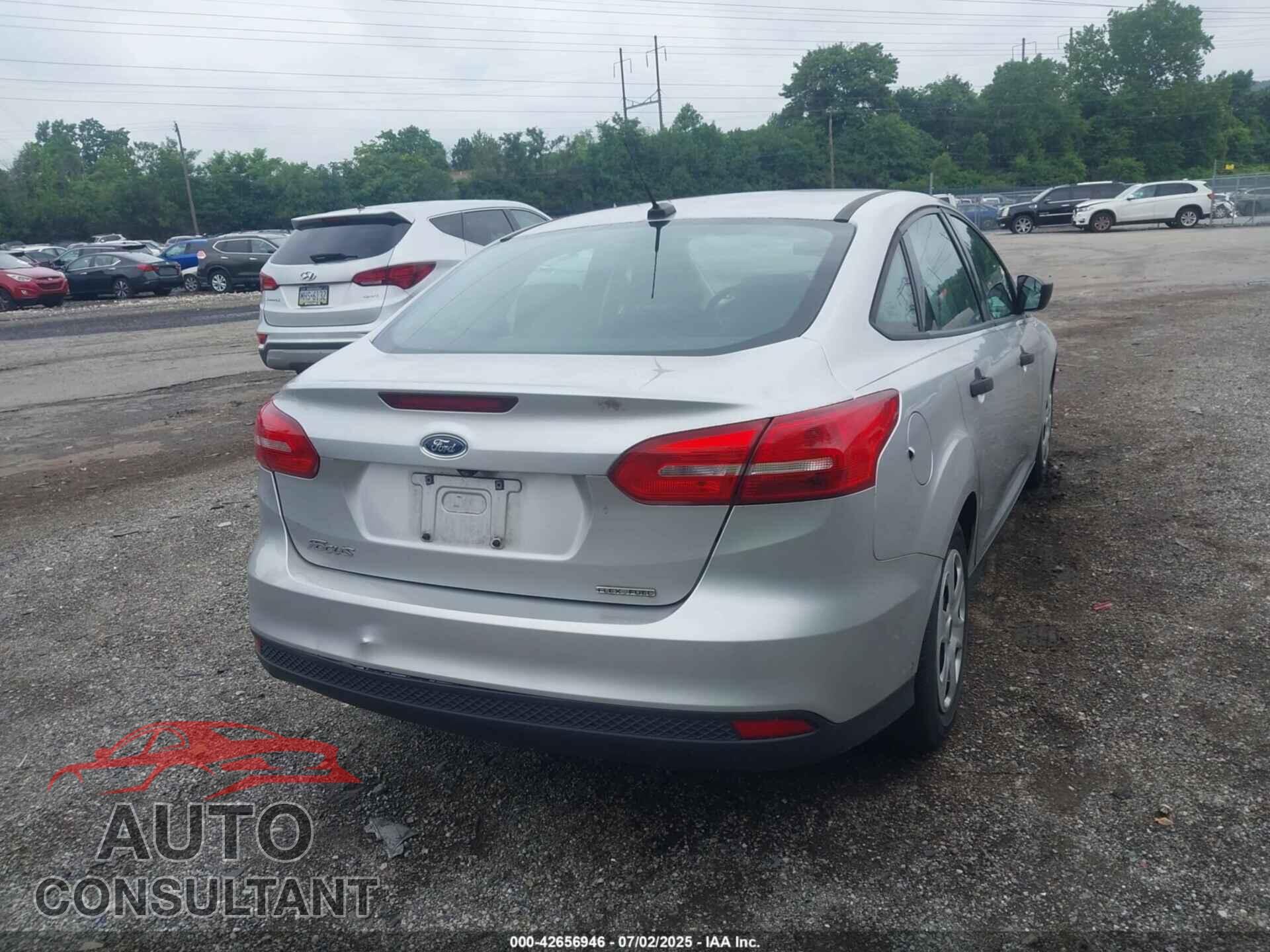 FORD FOCUS 2015 - 1FADP3E23FL253965