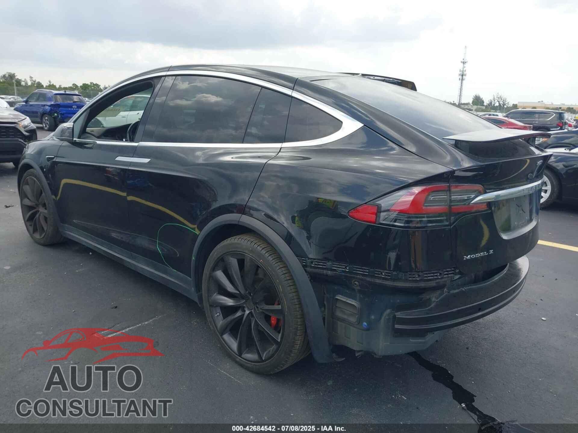 TESLA MODEL X 2018 - 5YJXCBE40JF106271