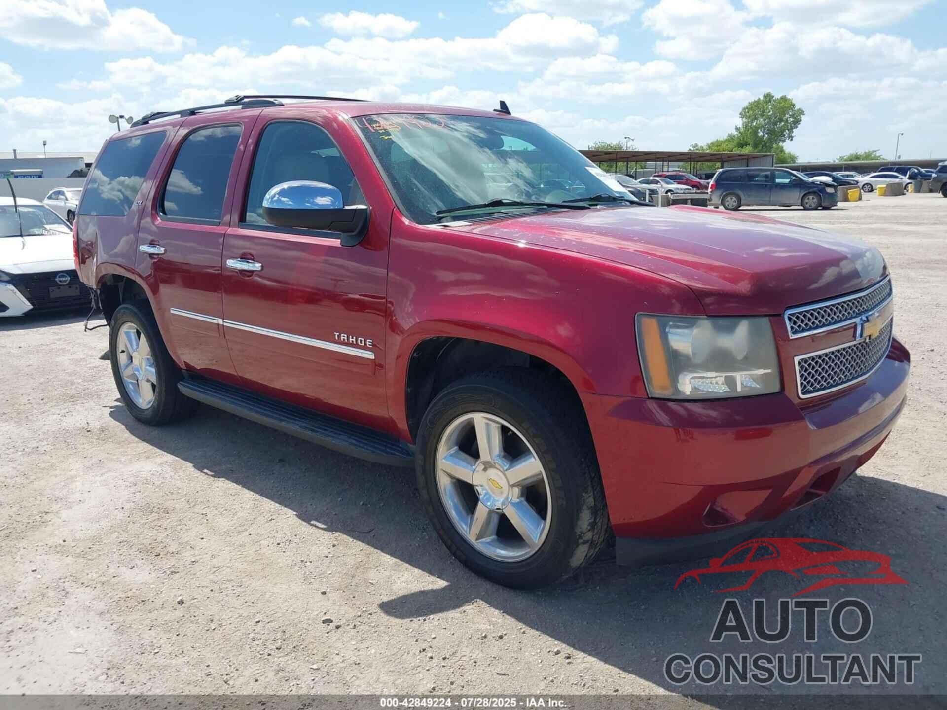CHEVROLET TAHOE 2011 - 1GNSKCE02BR275520