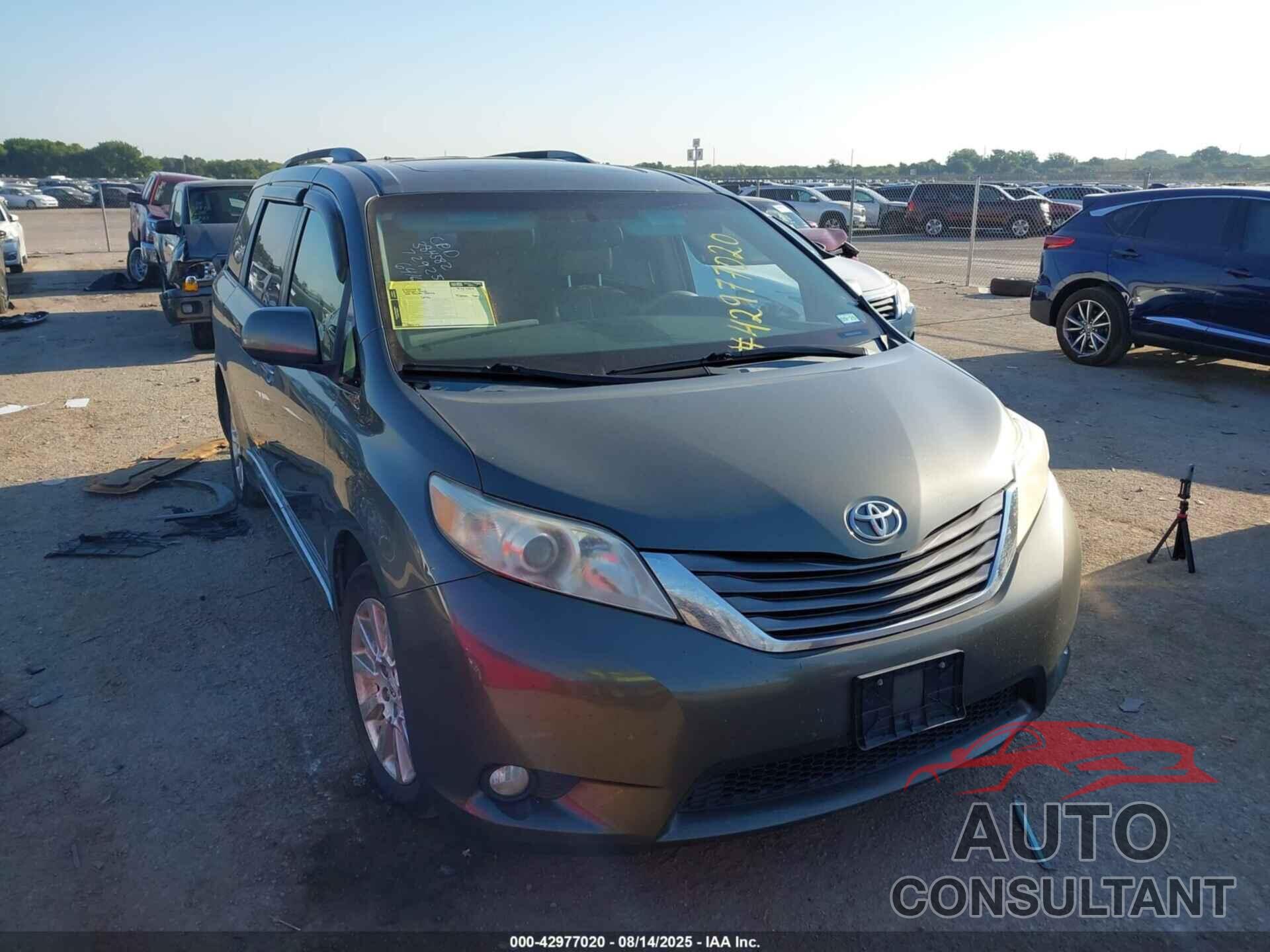 TOYOTA SIENNA 2011 - 5TDDK3DCXBS011721
