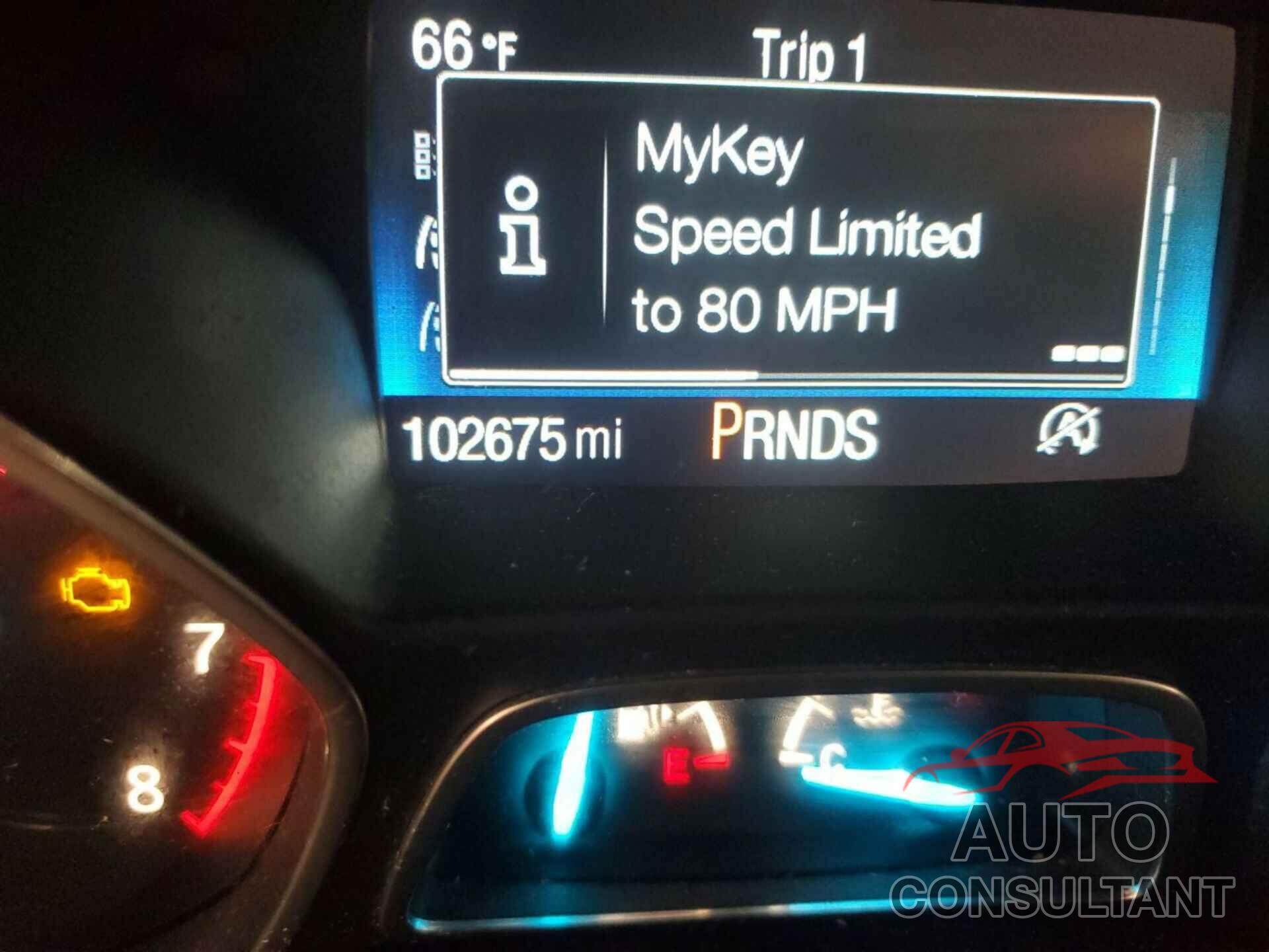 FORD ESCAPE 2017 - 1FMCU9GD8HUA98192