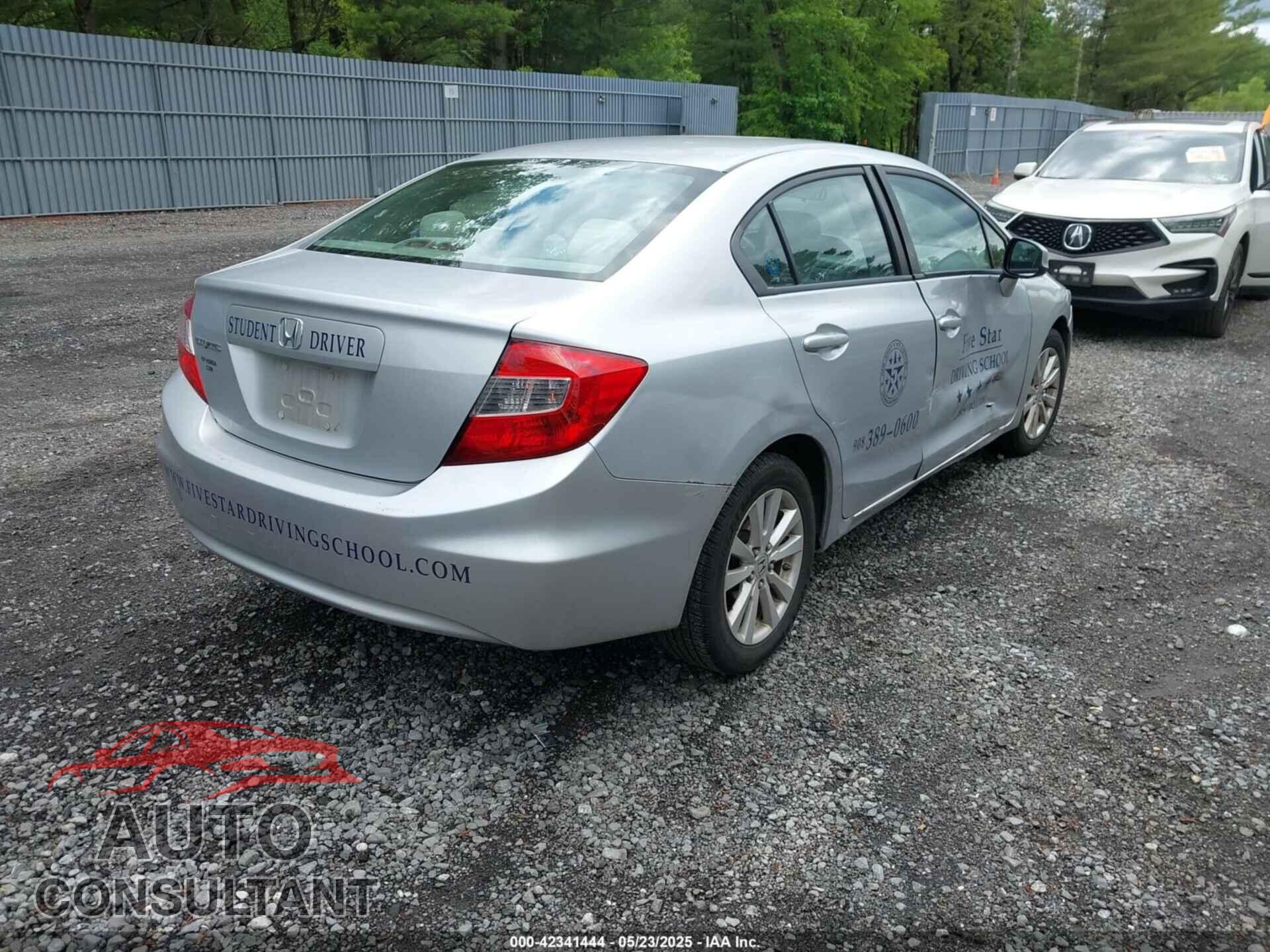 HONDA CIVIC 2012 - 2HGFB2F83CH608478