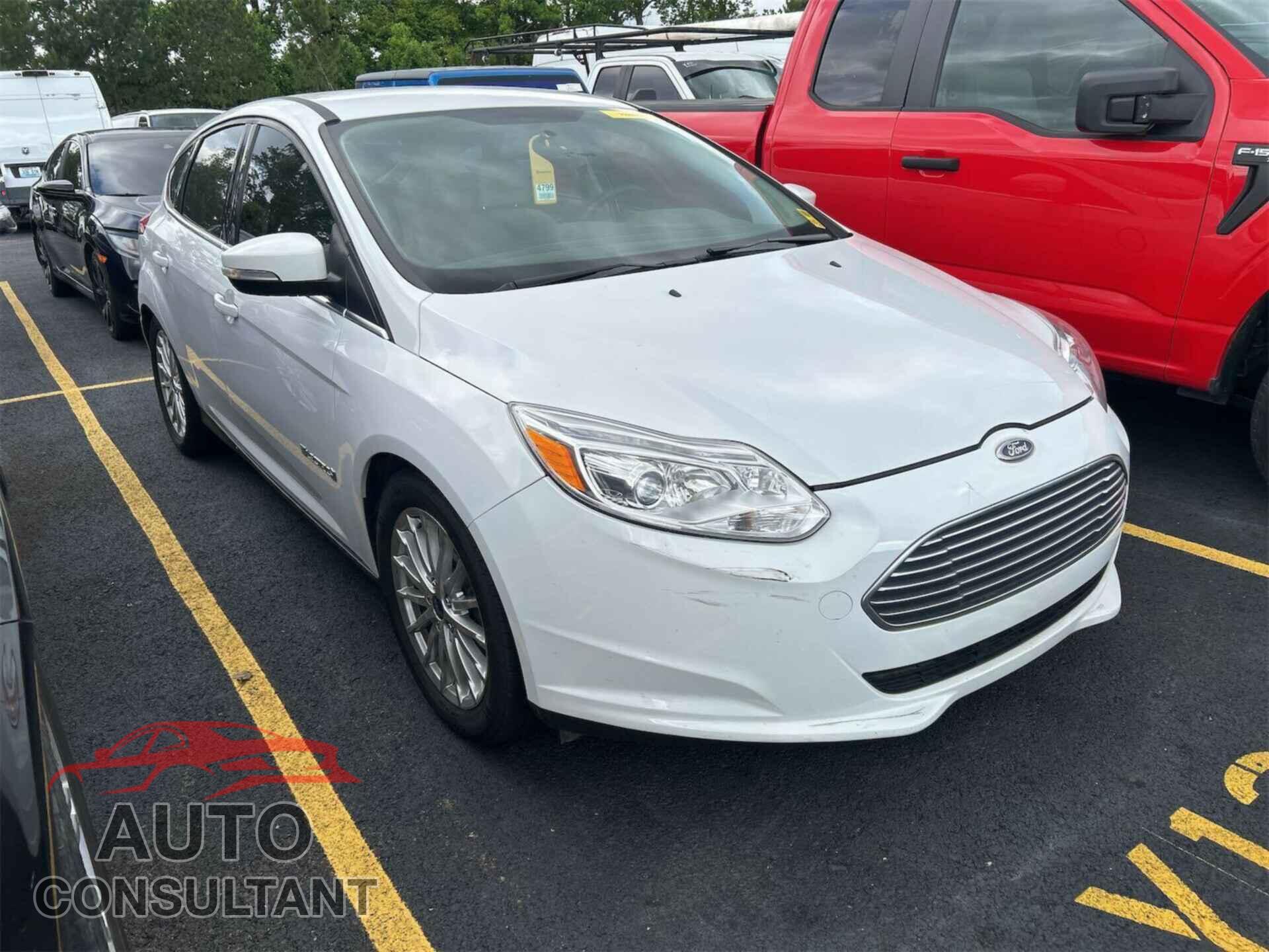 FORD FOCUS 2016 - 1FADP3R47GL320483