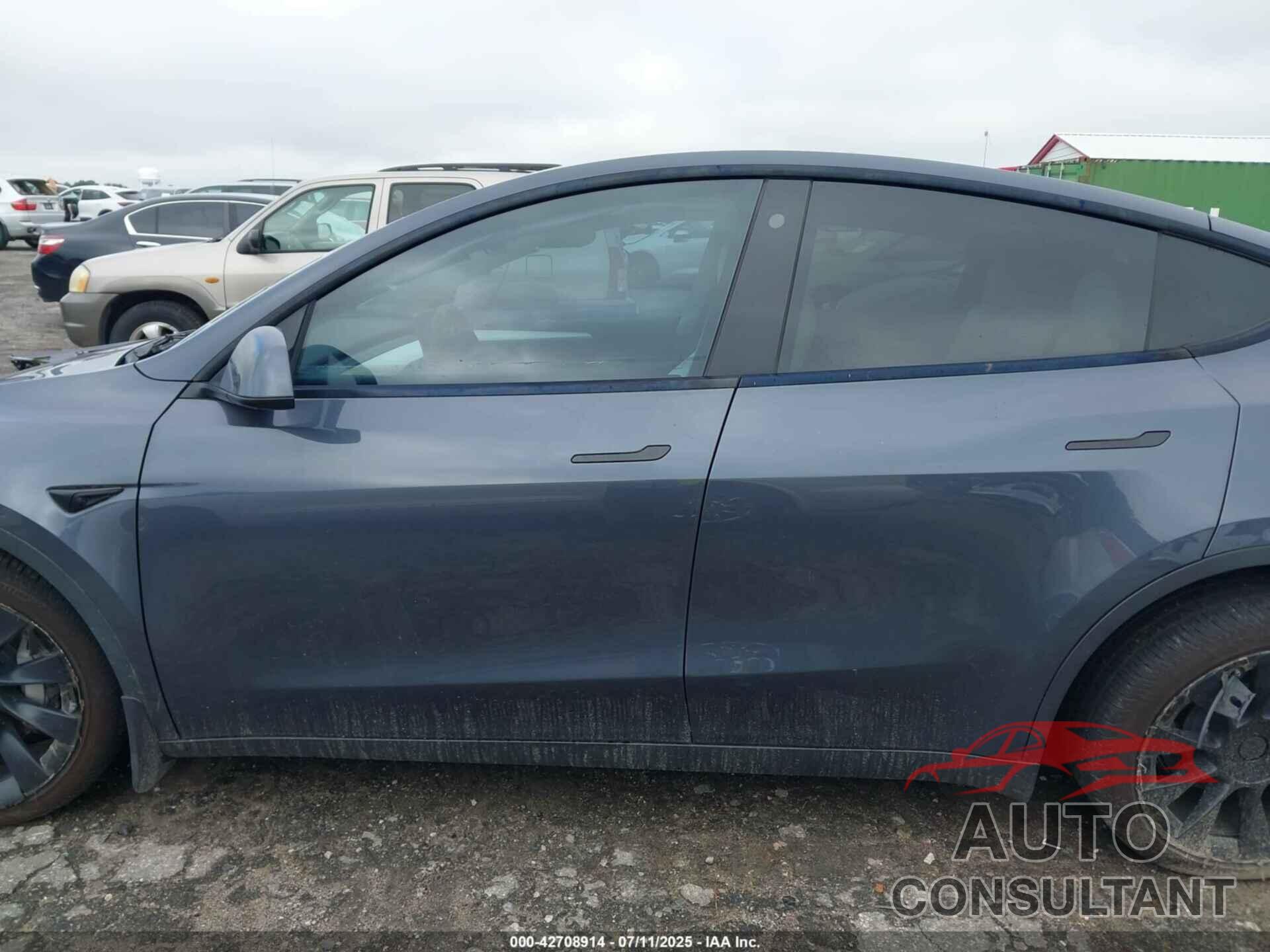 TESLA MODEL Y 2023 - 7SAYGDEE0PA125912