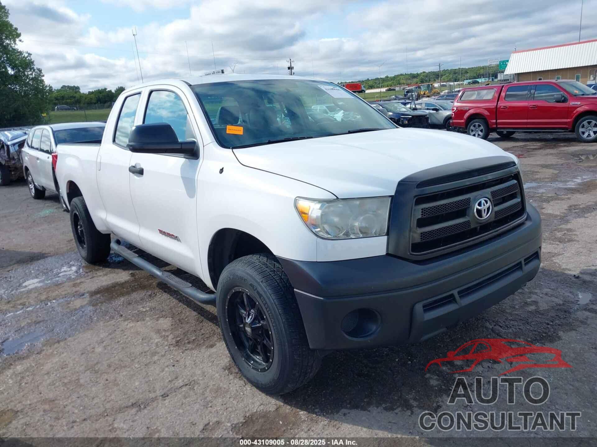 TOYOTA TUNDRA 2011 - 5TFRM5F15BX032333