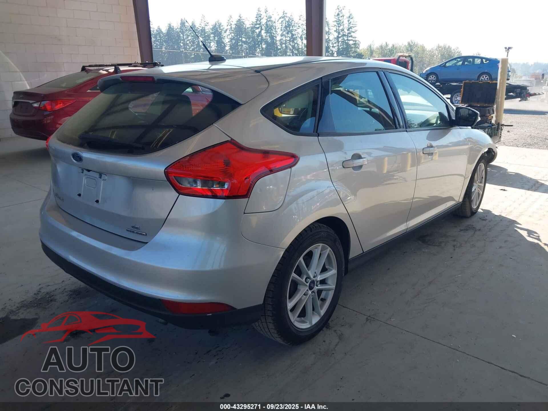 FORD FOCUS 2015 - 1FADP3K20FL244323
